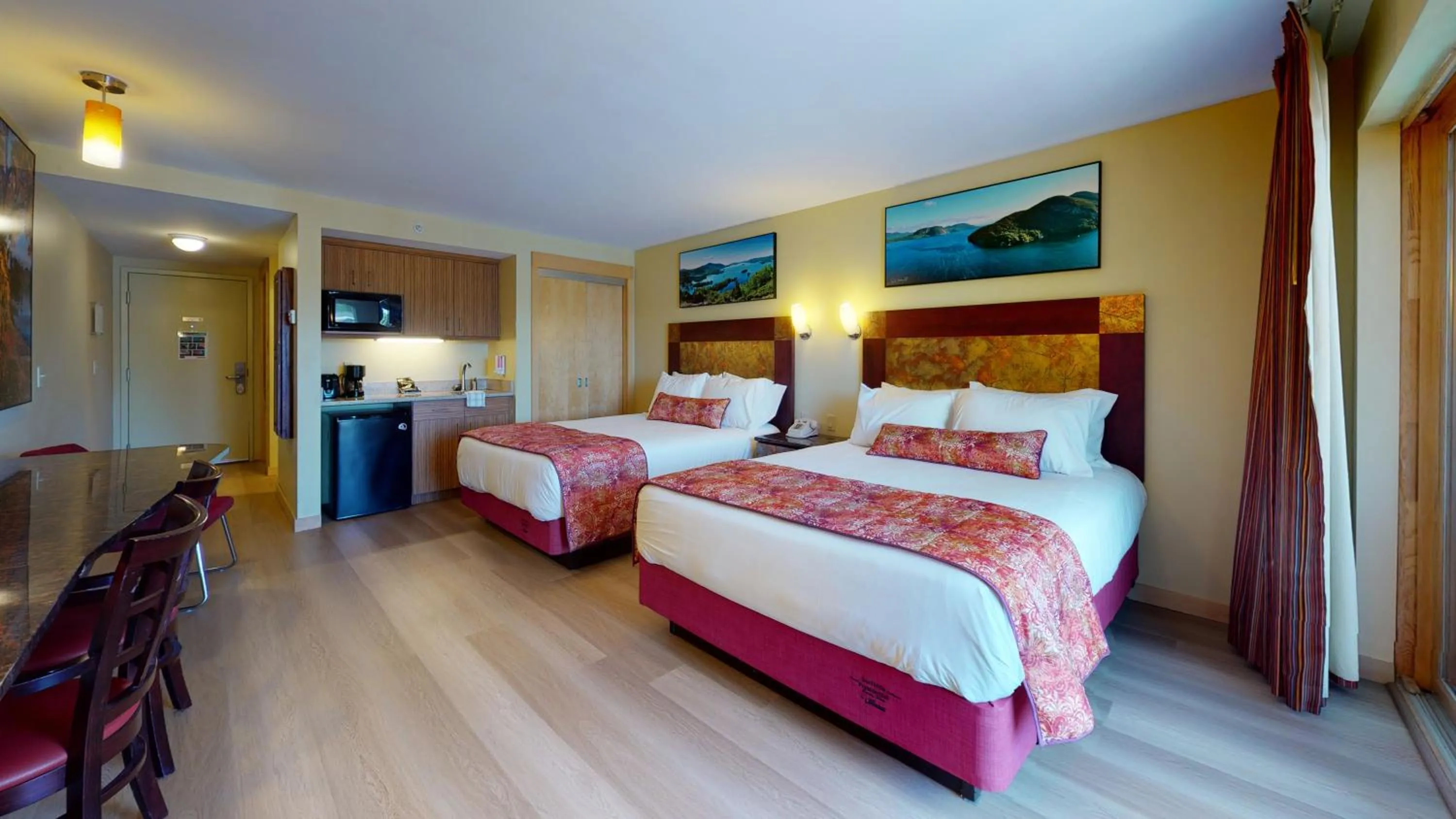 Bedroom, Bed in Surfside On The Lake