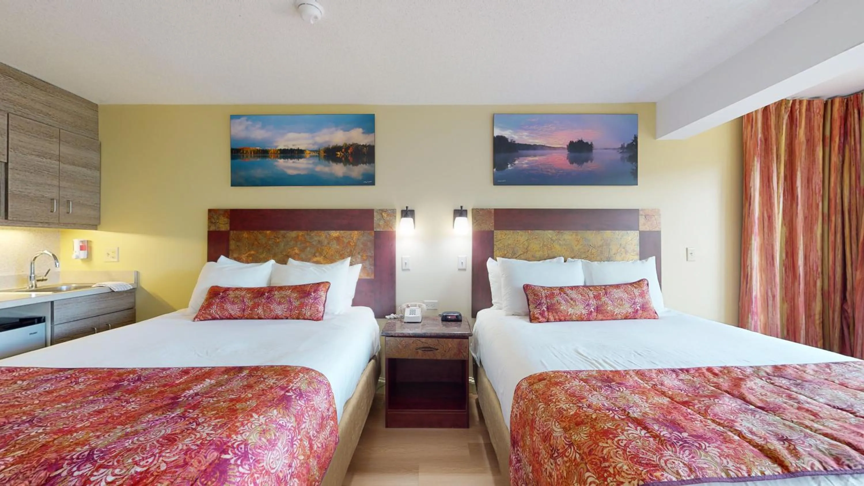 Bedroom, Bed in Surfside On The Lake