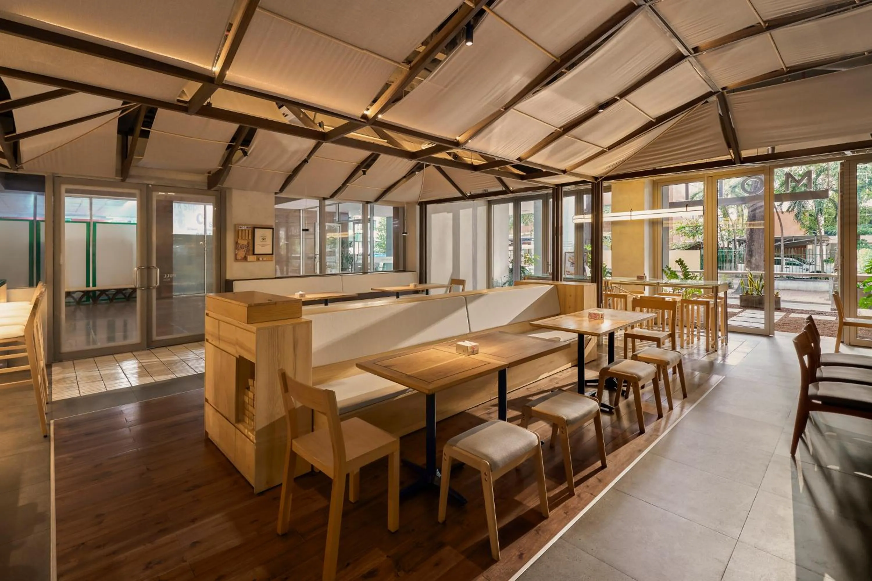 Restaurant/places to eat in Somerset Chancellor Court Ho Chi Minh City