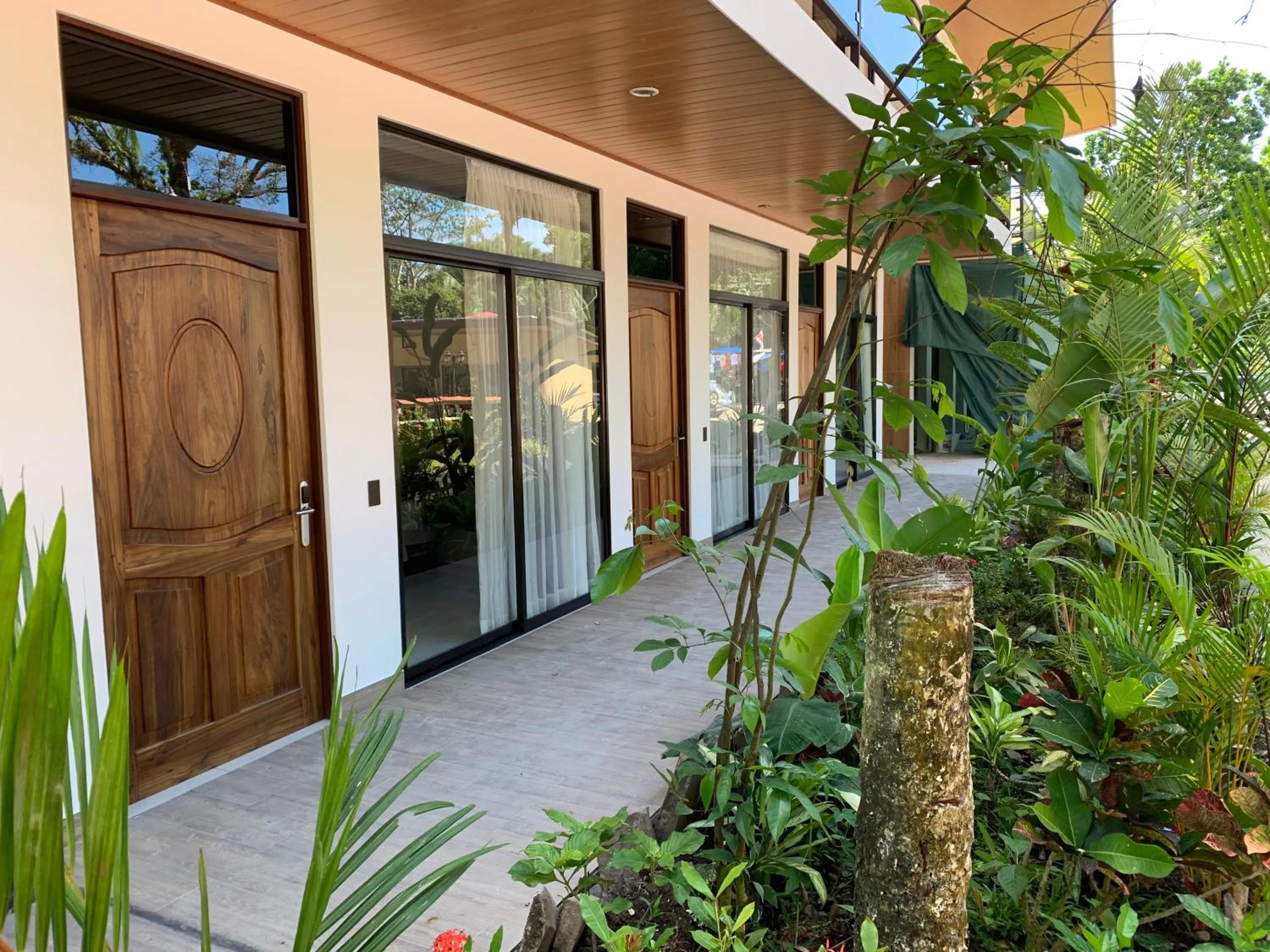 Garden view in Hotel Manuel Antonio Park