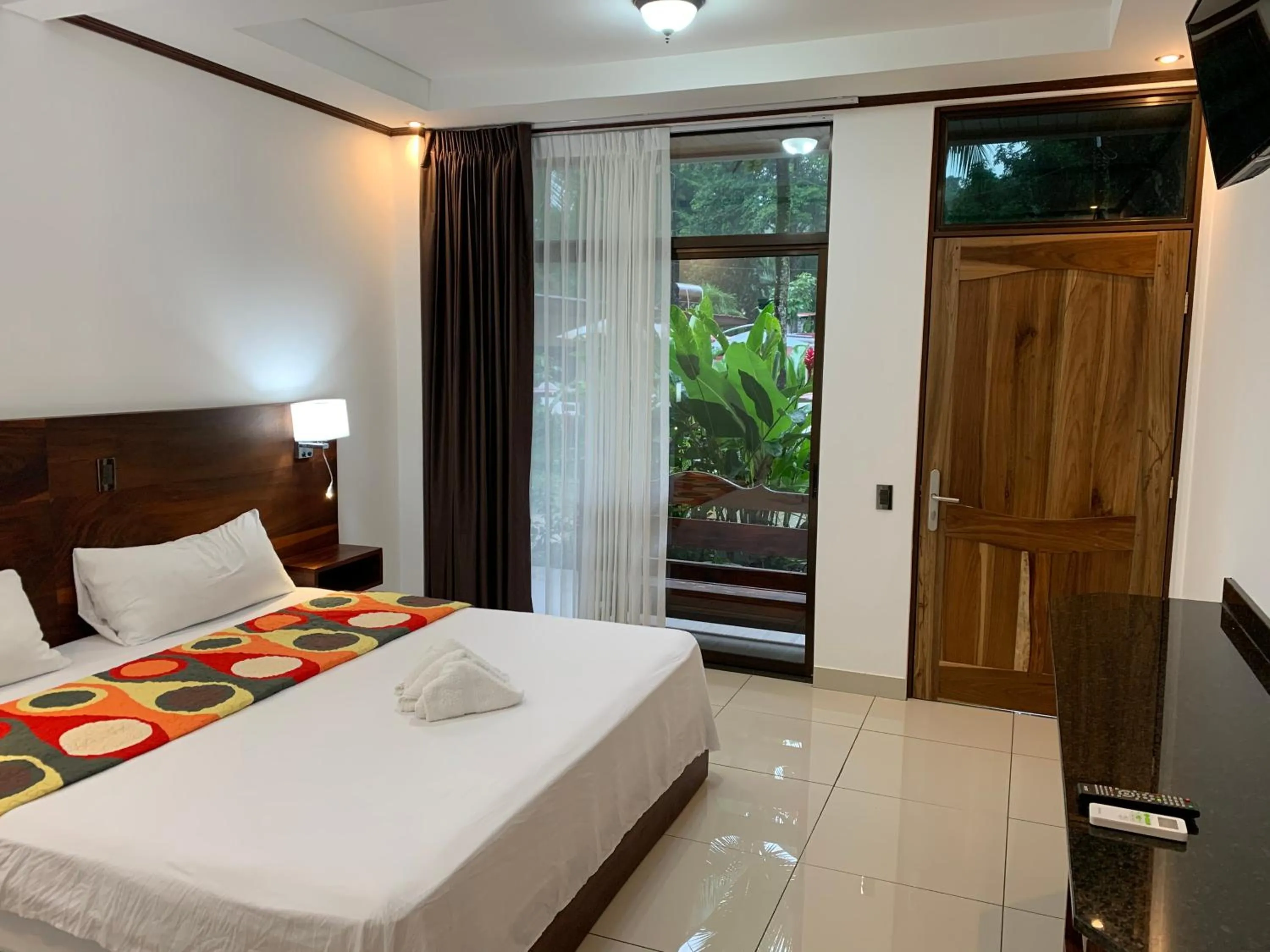Bedroom, Bed in Hotel Manuel Antonio Park