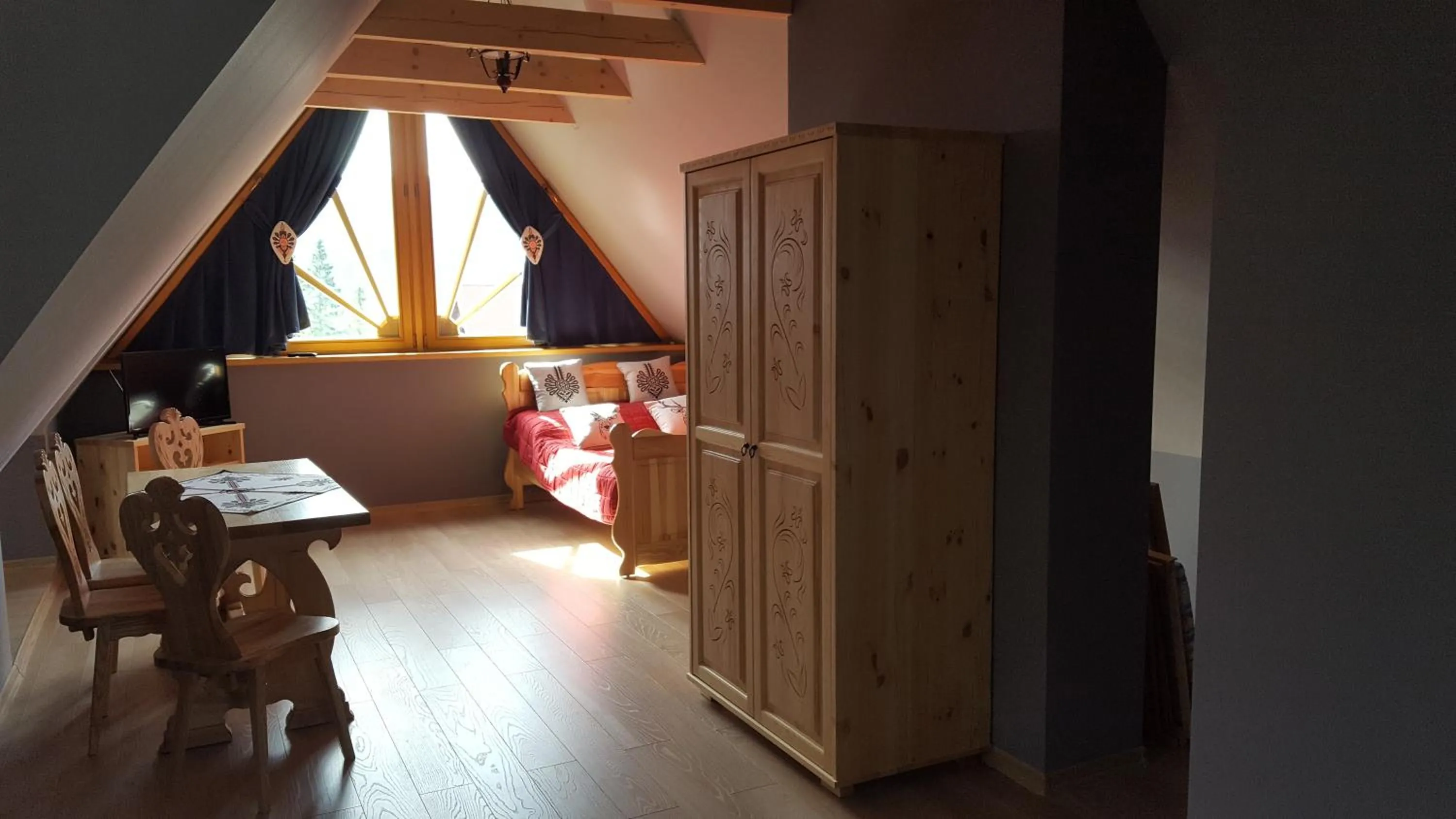 Property building in Domek za Strugiem - pokoje i apartamenty