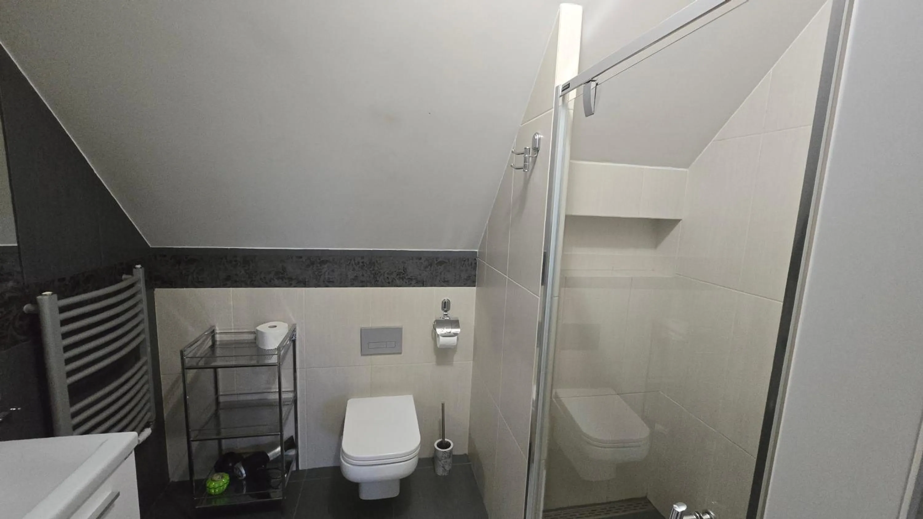 Bathroom in Domek za Strugiem - pokoje i apartamenty