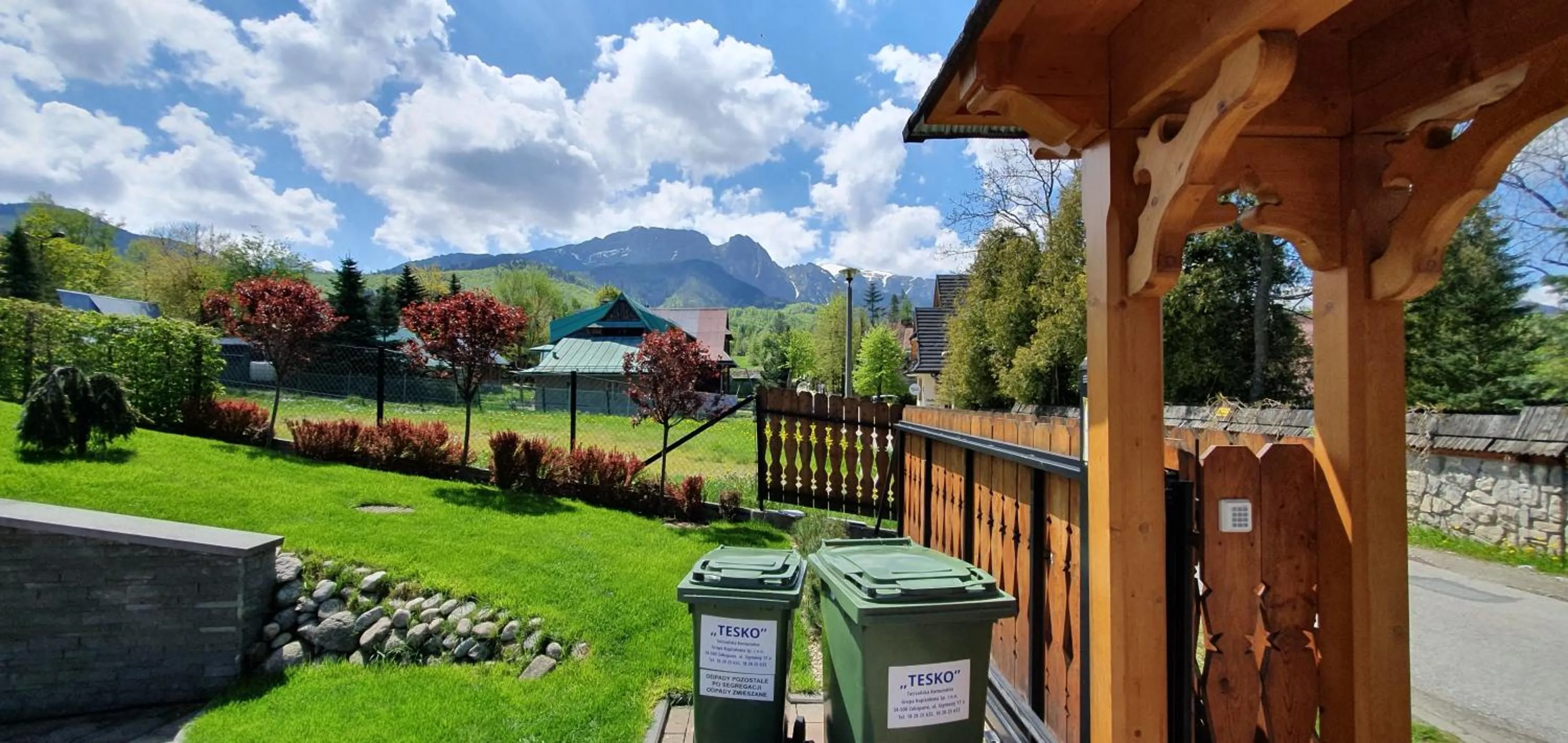 Garden view in Domek za Strugiem - pokoje i apartamenty