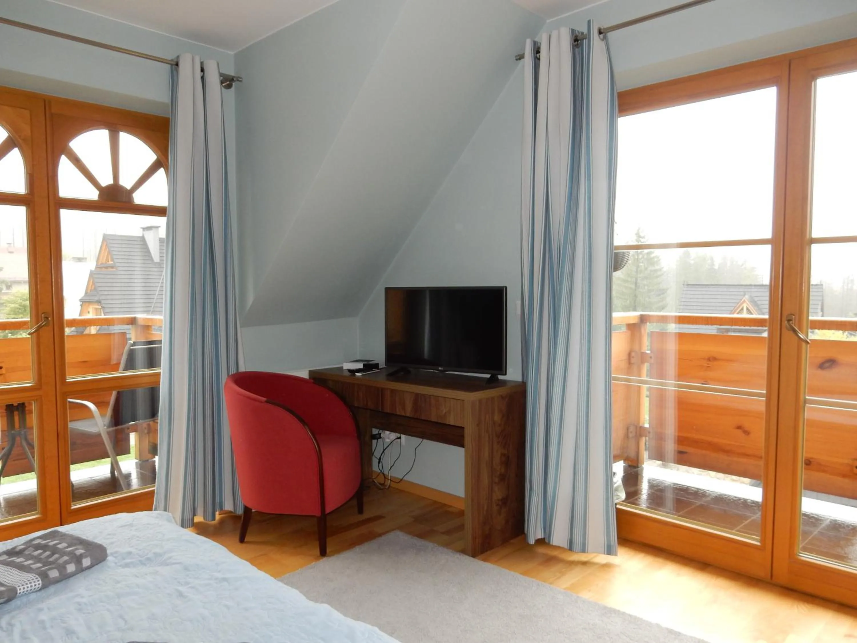 Photo of the whole room, Bed in Domek za Strugiem - pokoje i apartamenty