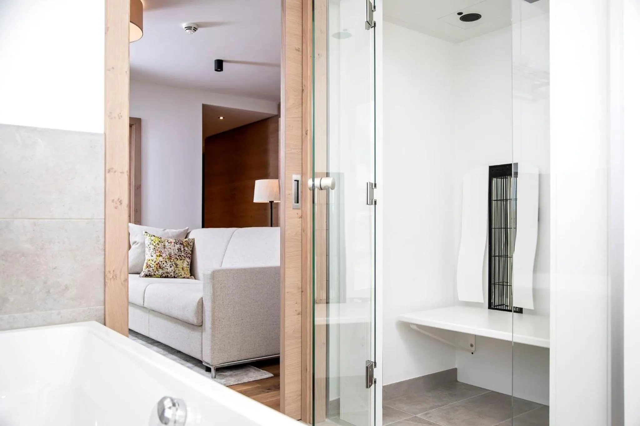 Photo of the whole room, Bed in Das Hohe Salve Sportresort, 4 Sterne Superior