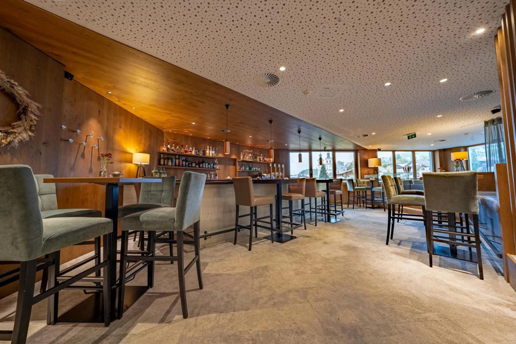 Lounge or bar in Das Hohe Salve Sportresort, 4 Sterne Superior