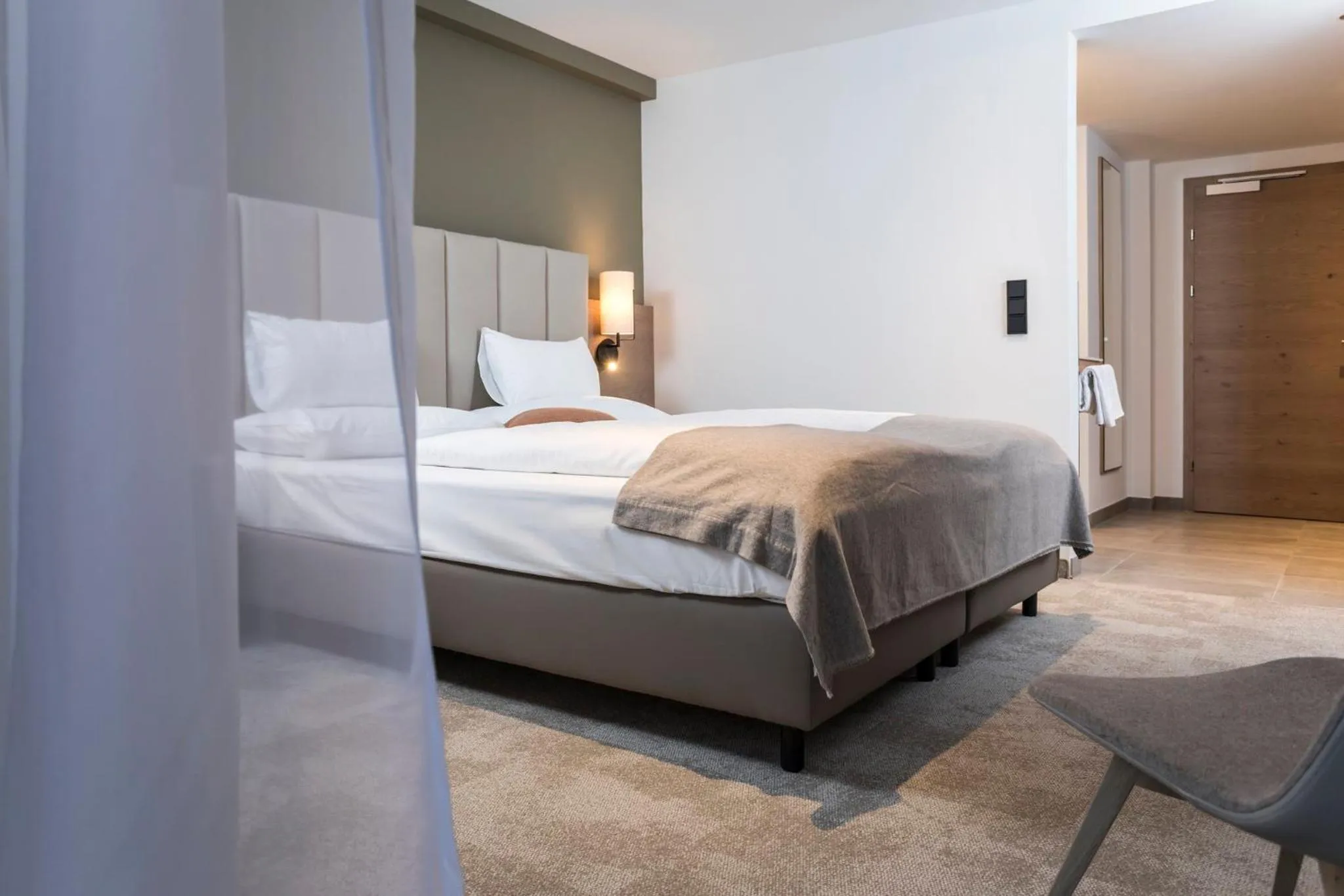 Photo of the whole room, Bed in Das Hohe Salve Sportresort, 4 Sterne Superior