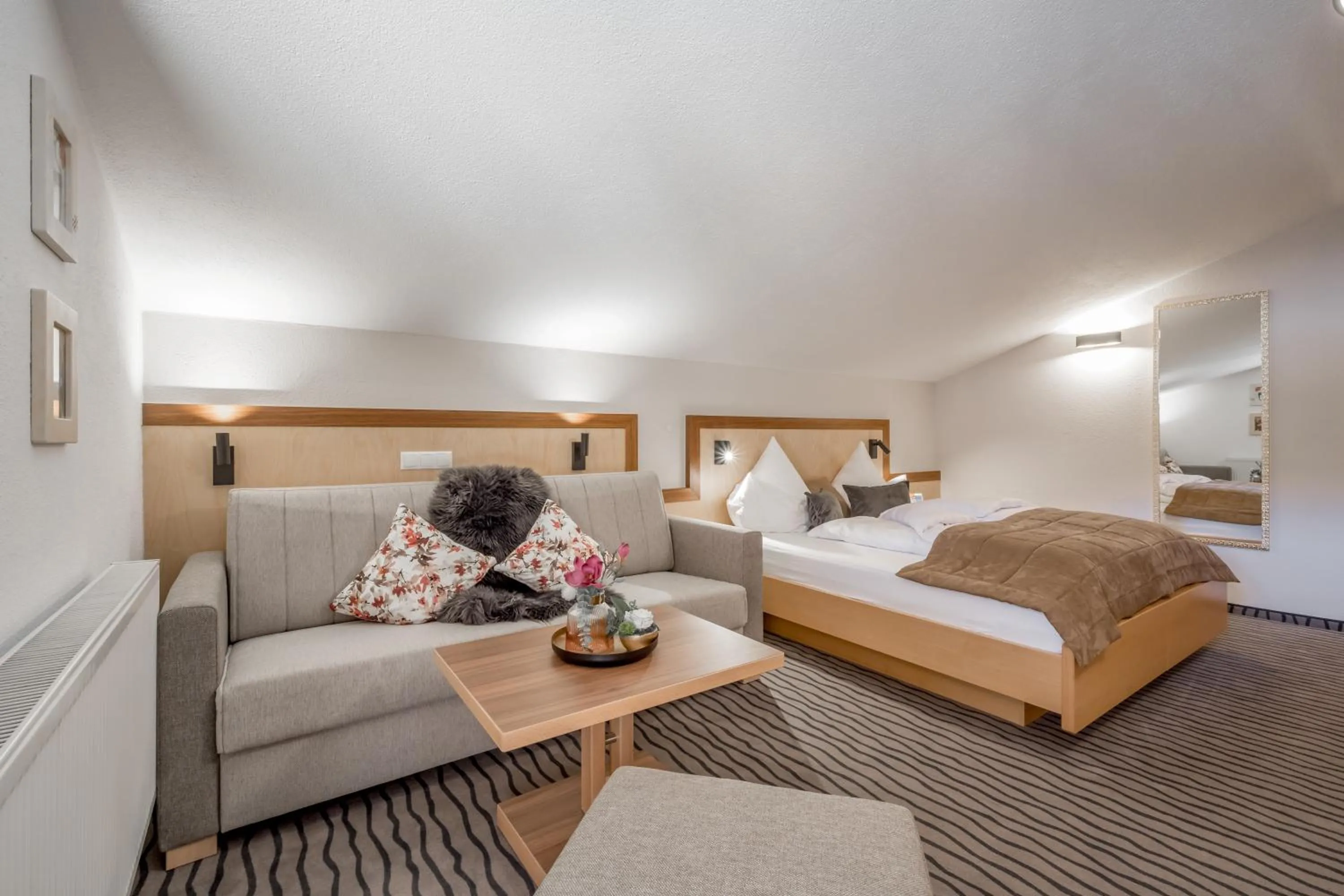 Bedroom, Bed in Aliona Apart