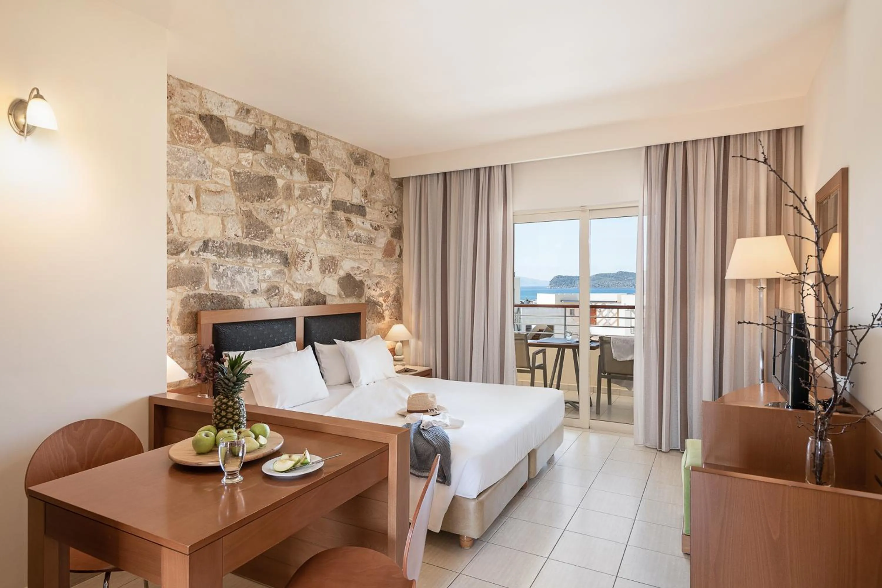 Bed in Cretan Dream Resort & Spa