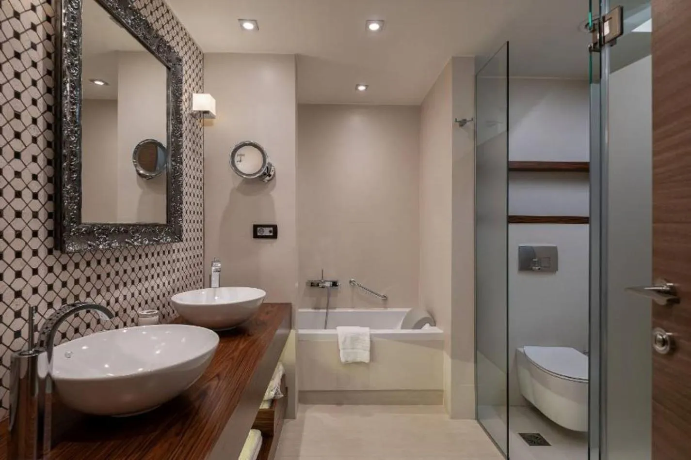 Shower in Cretan Dream Resort & Spa