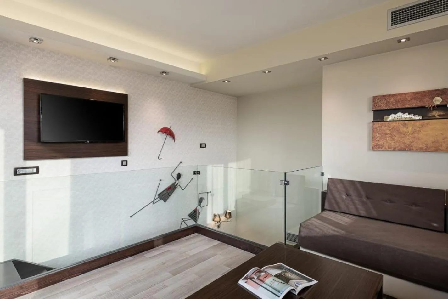 TV and multimedia in Cretan Dream Resort & Spa