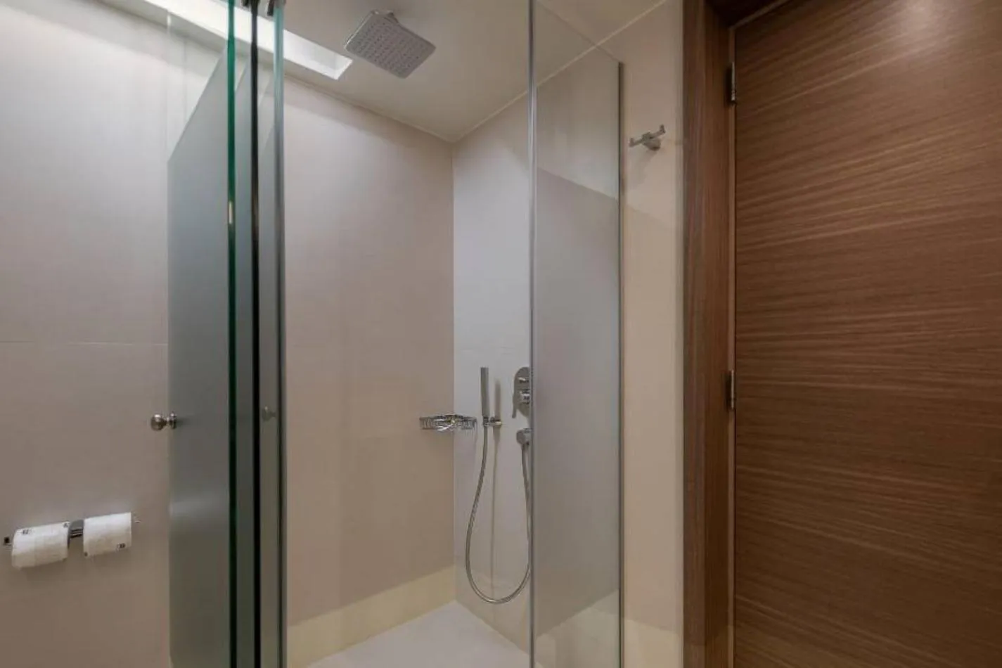 Shower in Cretan Dream Resort & Spa