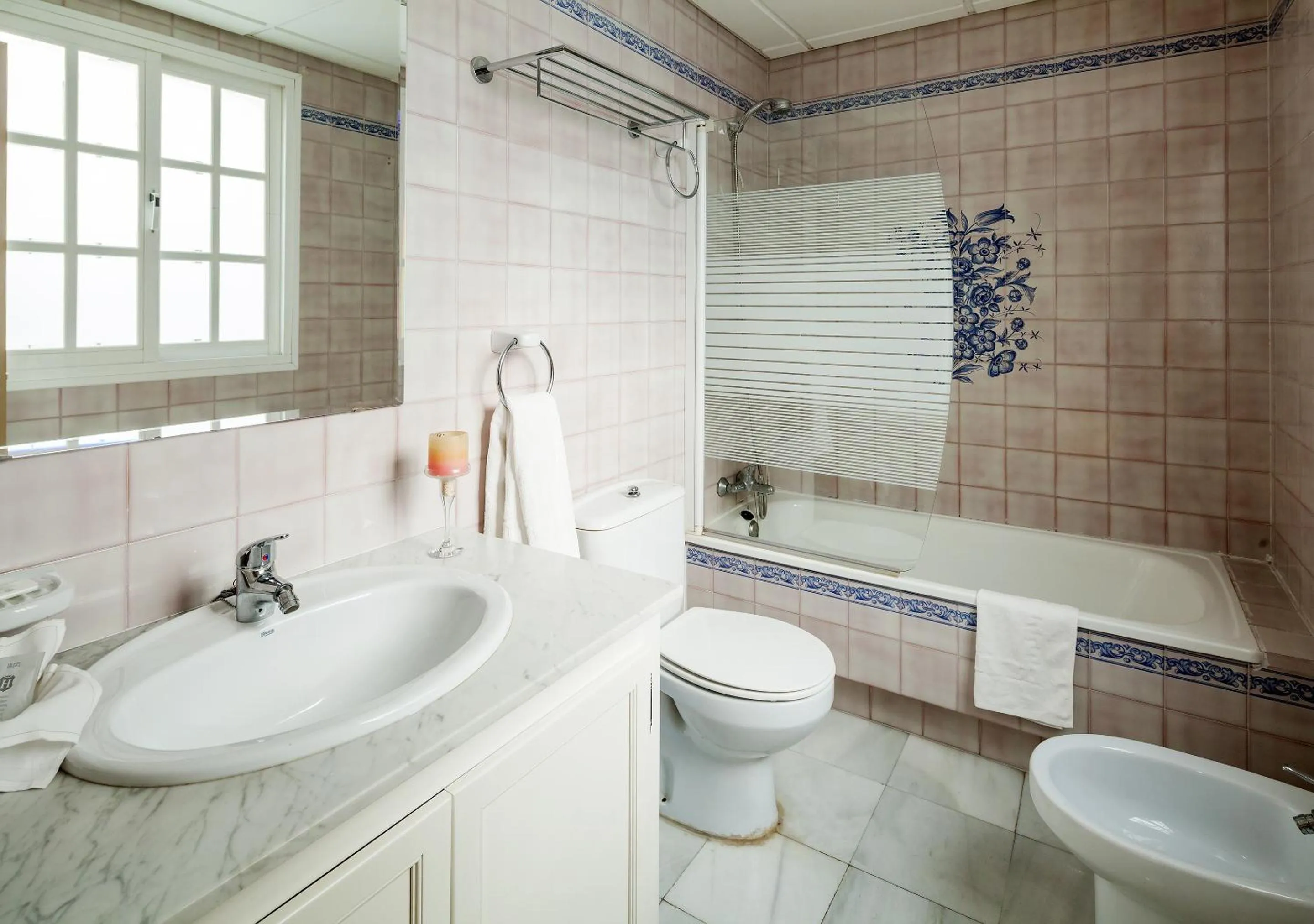 Bathroom in Hotel Platería