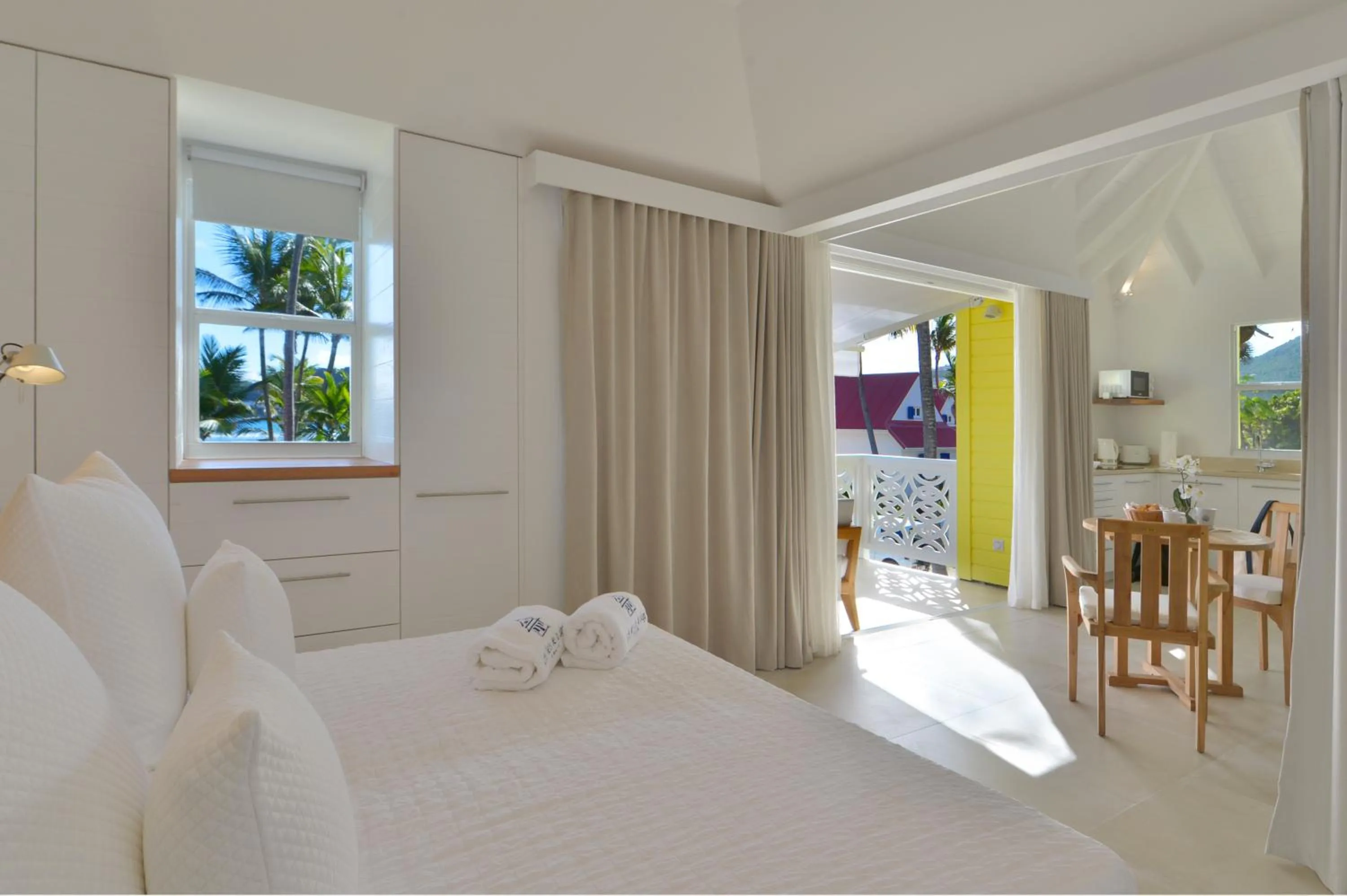 Balcony/Terrace, Bed in Les Ilets De La Plage