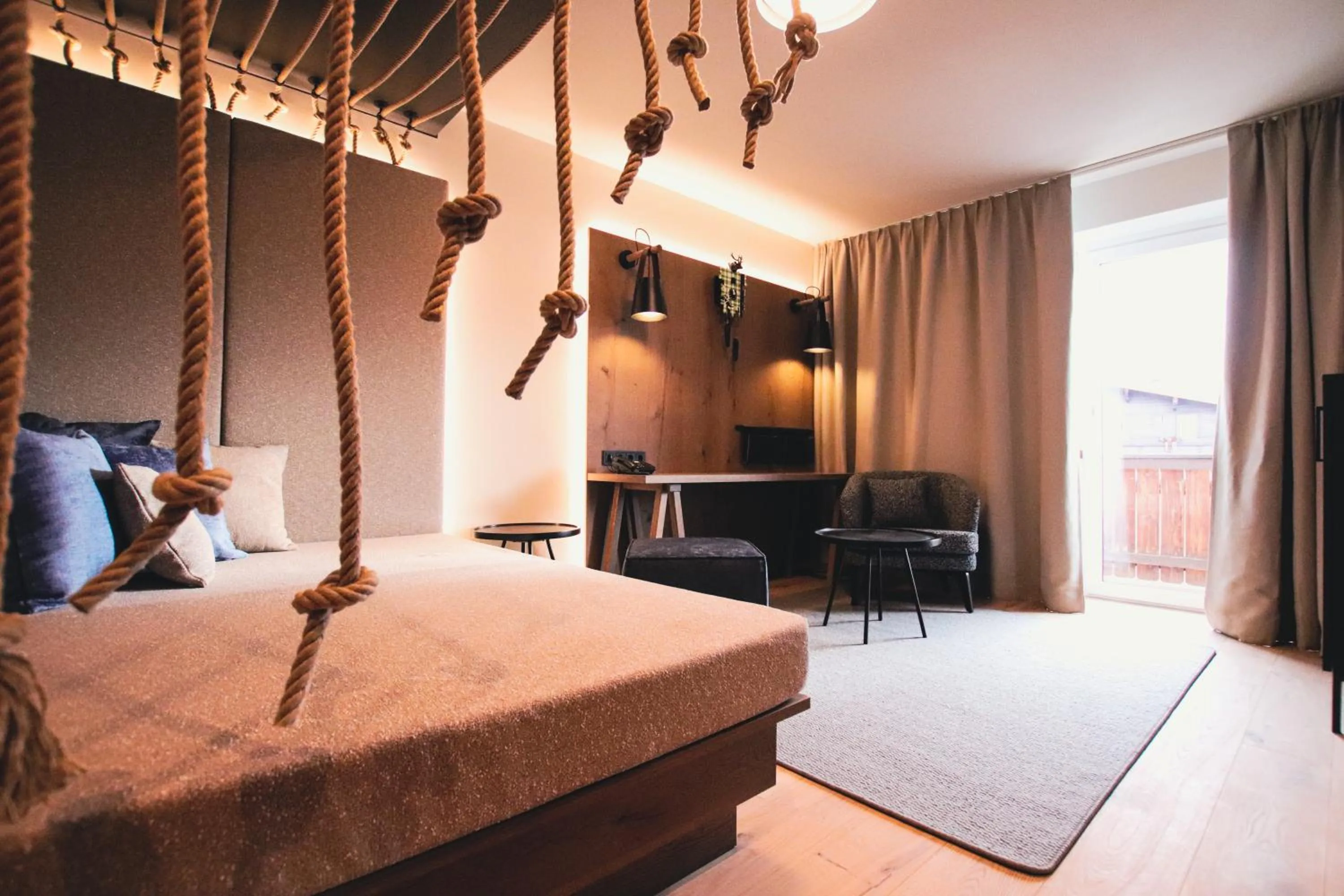 Photo of the whole room, Bed in SOULSISTERS' Hotel 4 Sterne Superior