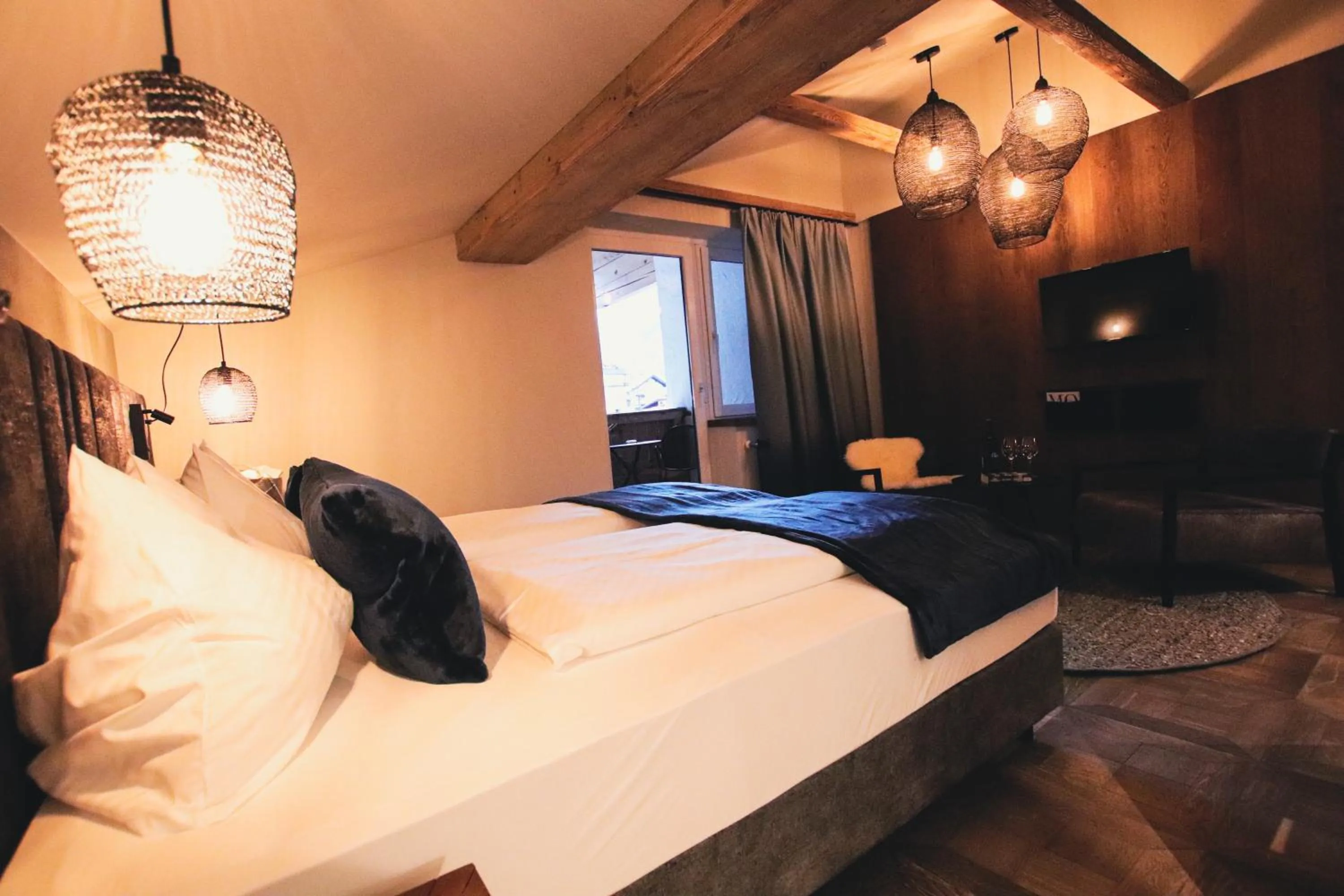 Photo of the whole room, Bed in SOULSISTERS' Hotel 4 Sterne Superior