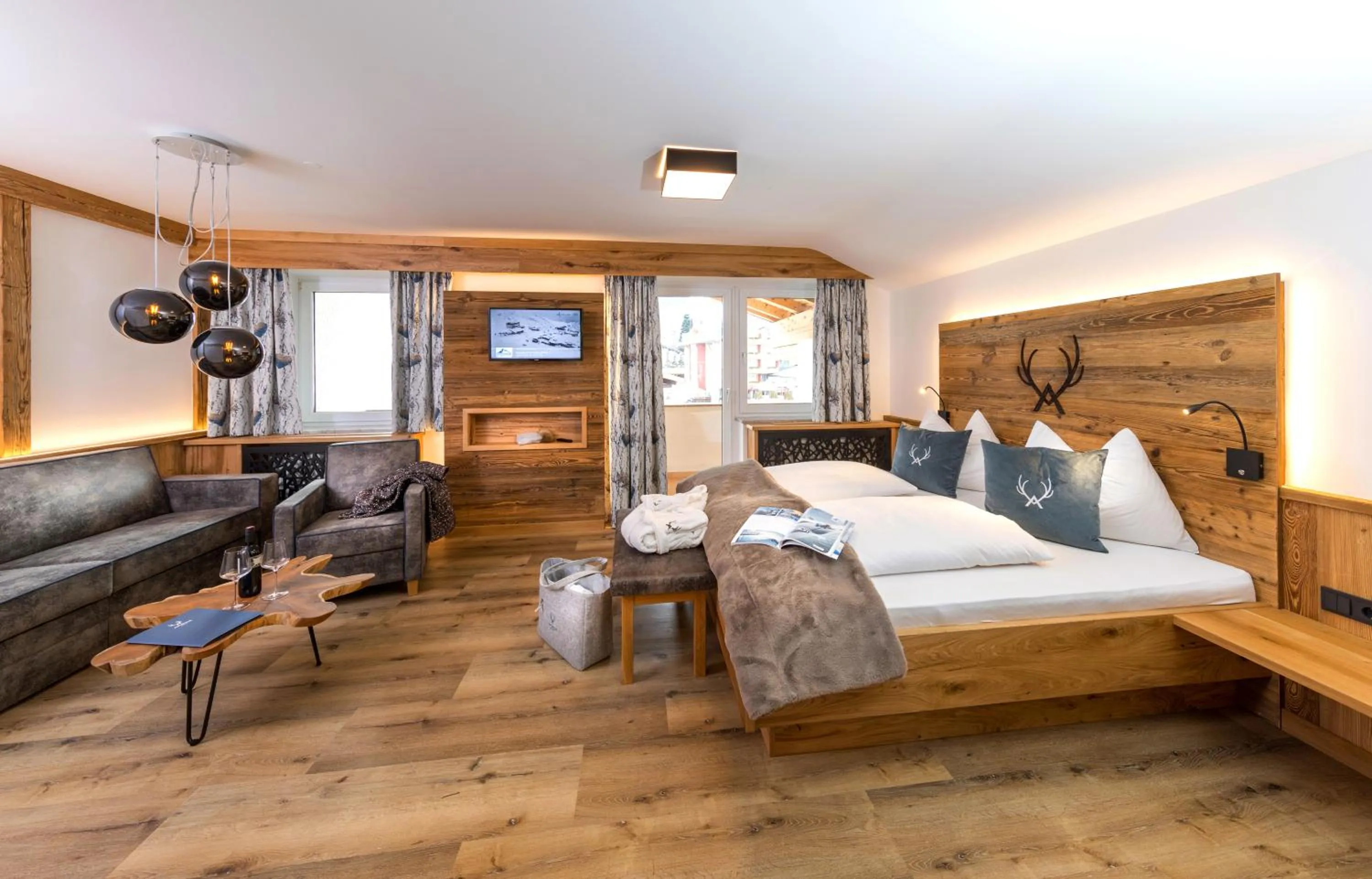 Photo of the whole room, Bed in SOULSISTERS' Hotel 4 Sterne Superior