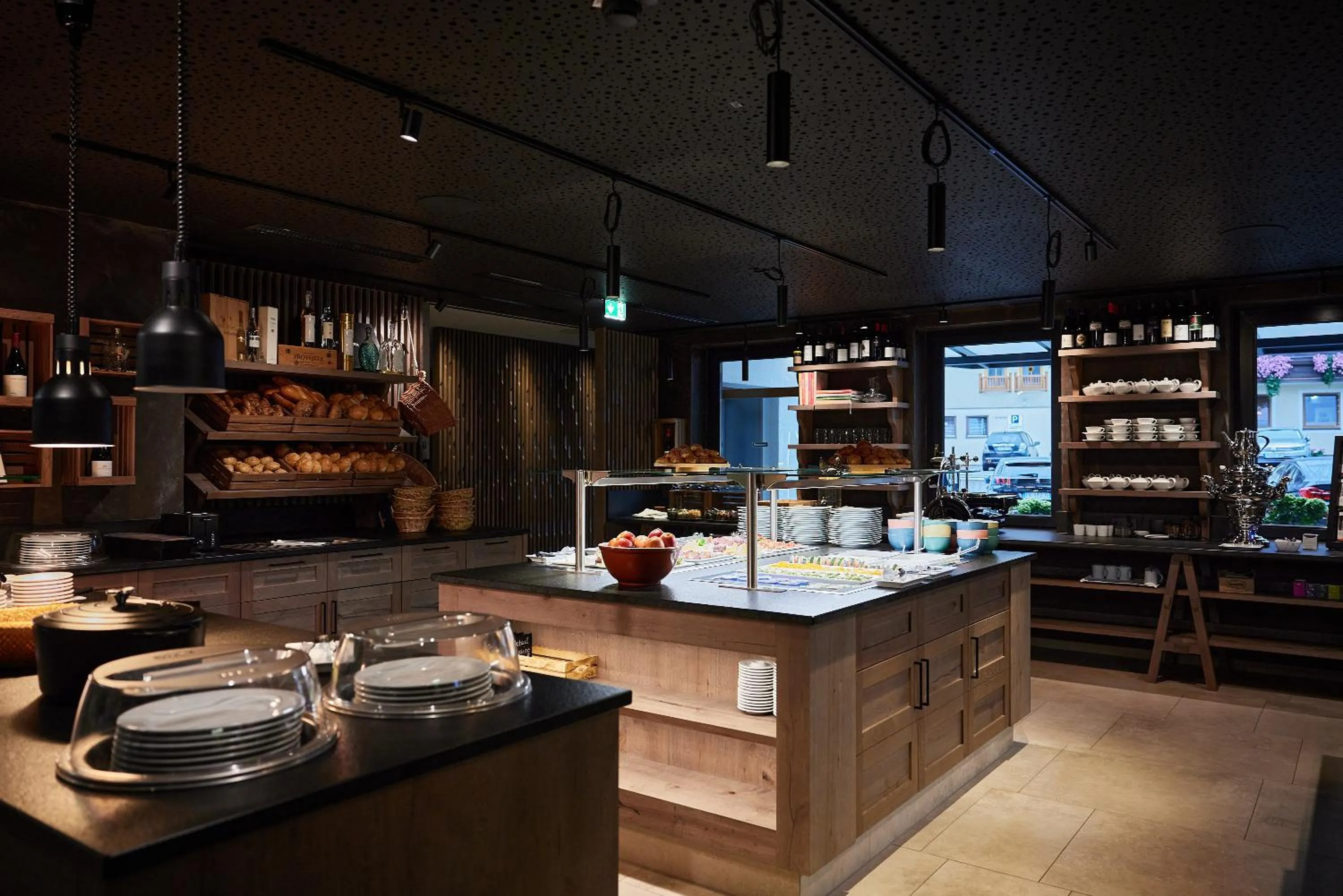 Restaurant/places to eat in SOULSISTERS' Hotel 4 Sterne Superior