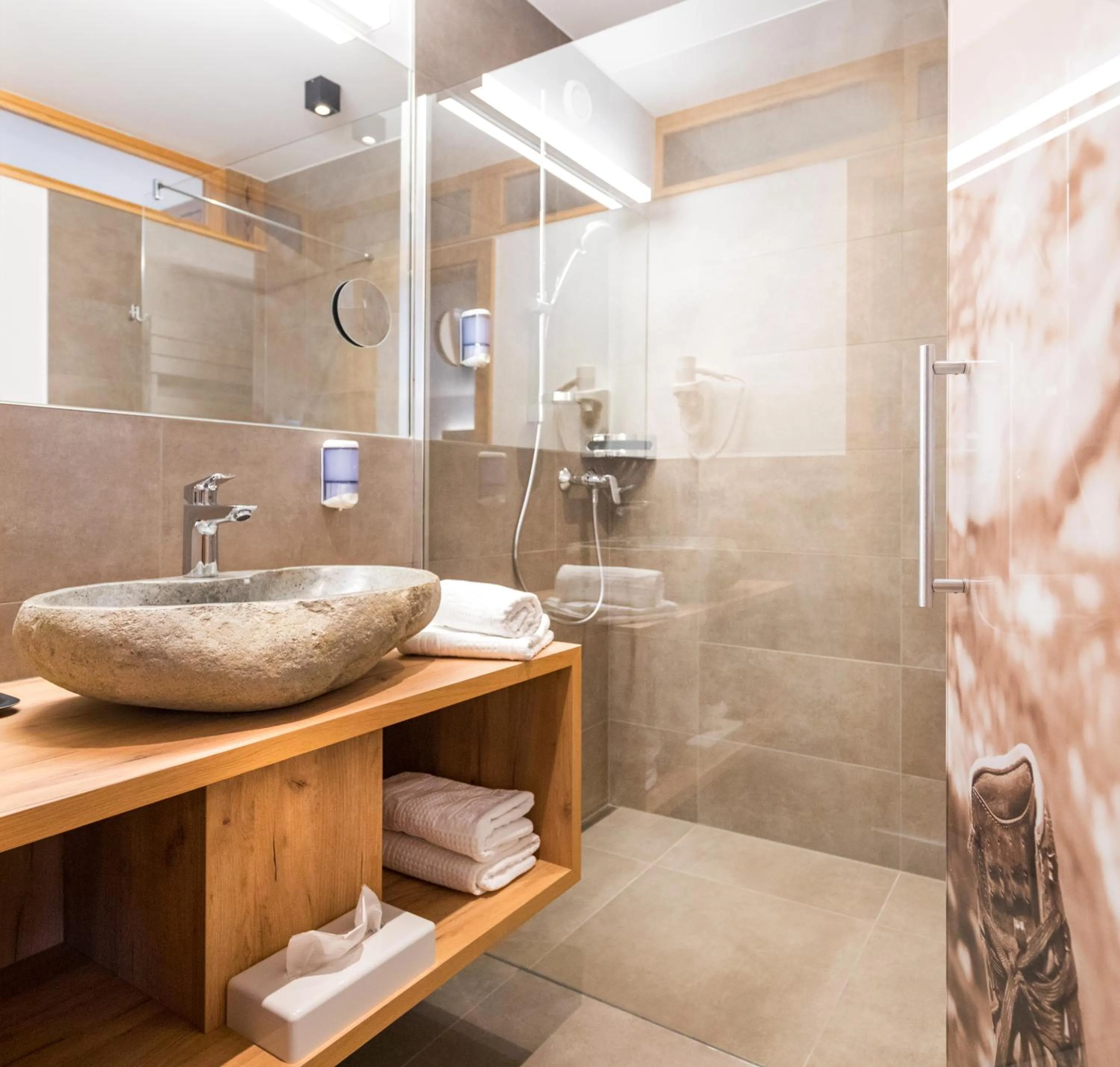 Bathroom in SOULSISTERS' Hotel 4 Sterne Superior