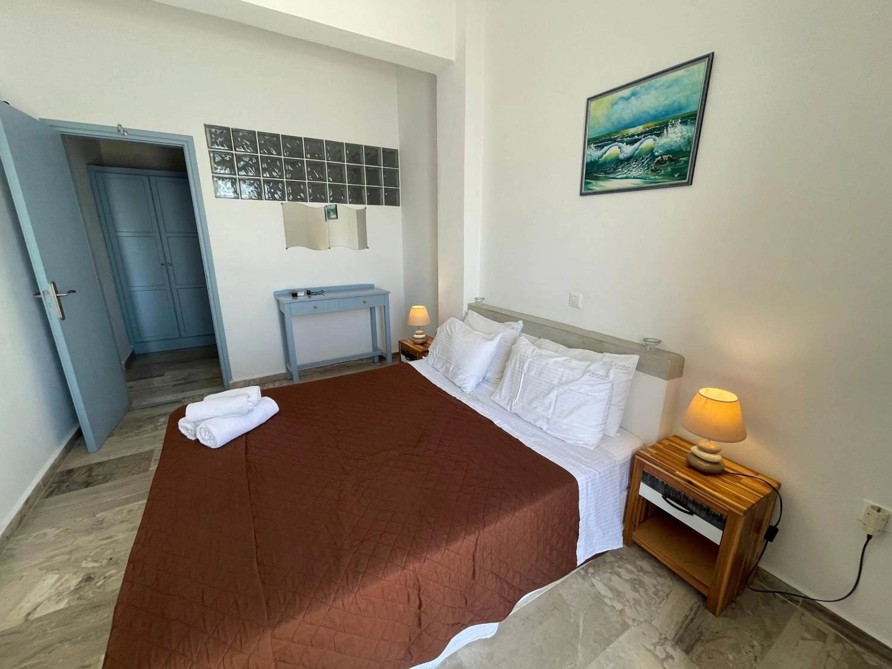 Bed in Kokkinos Villas