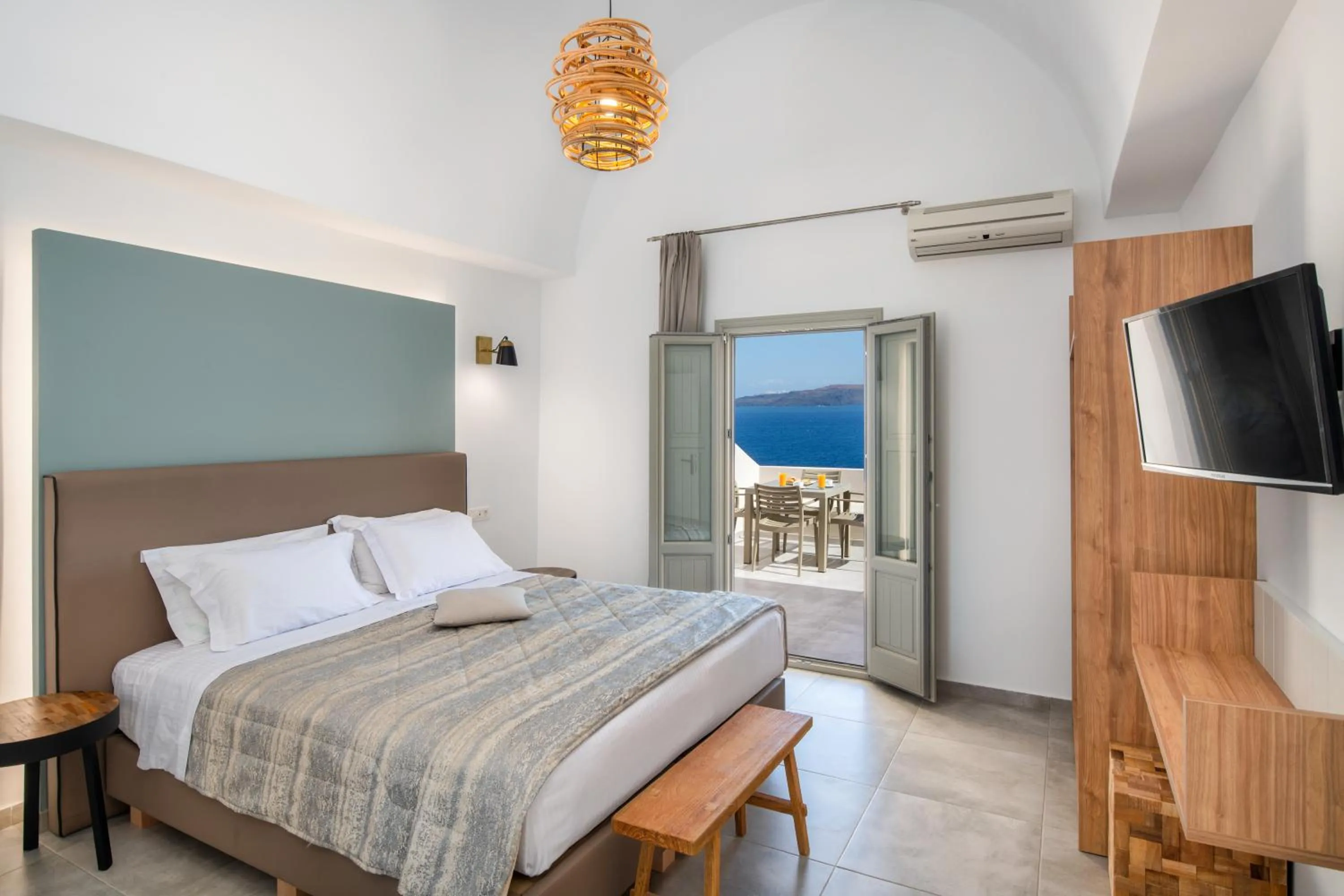 Bed in Kokkinos Villas