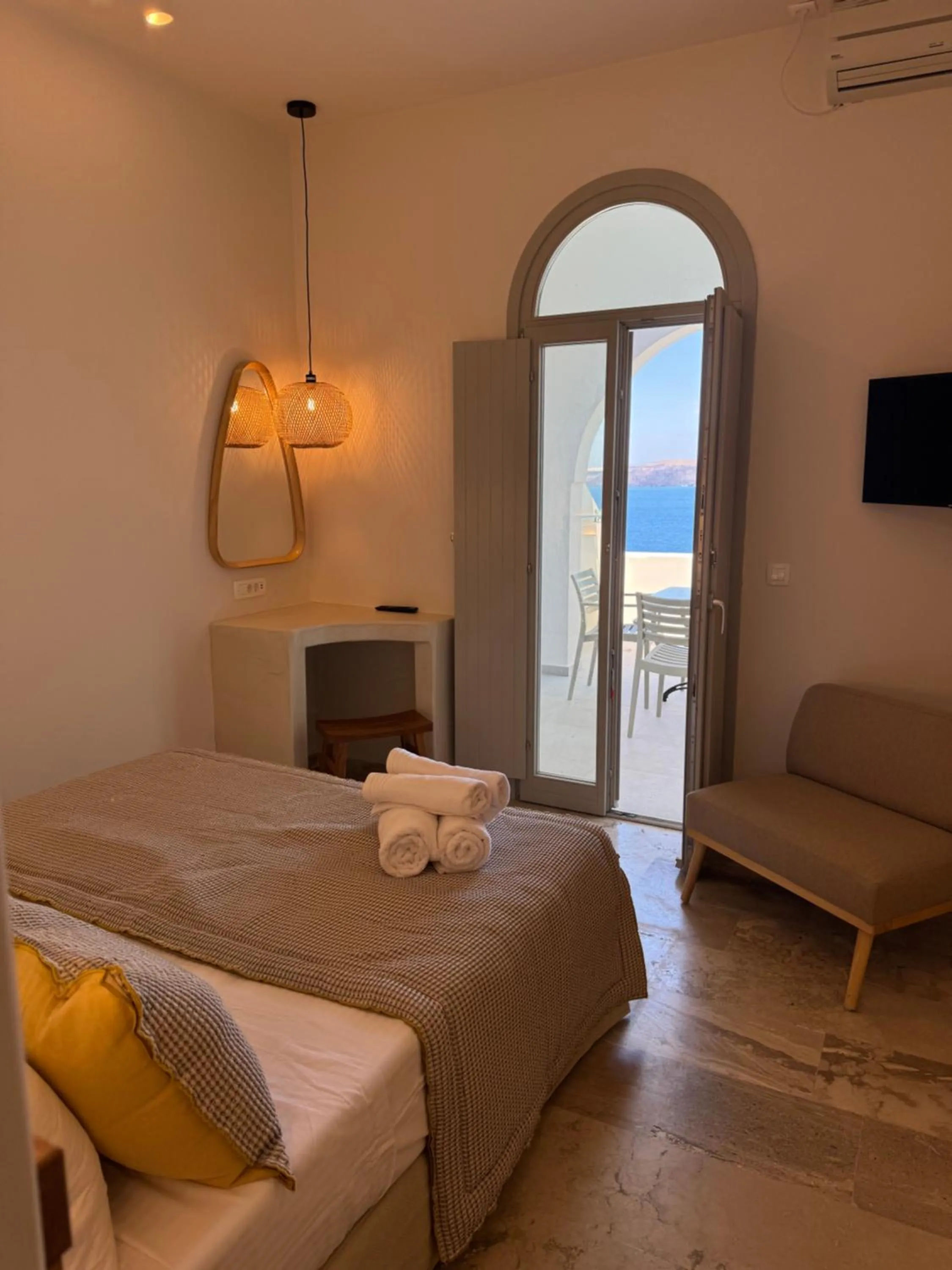 Bed in Kokkinos Villas