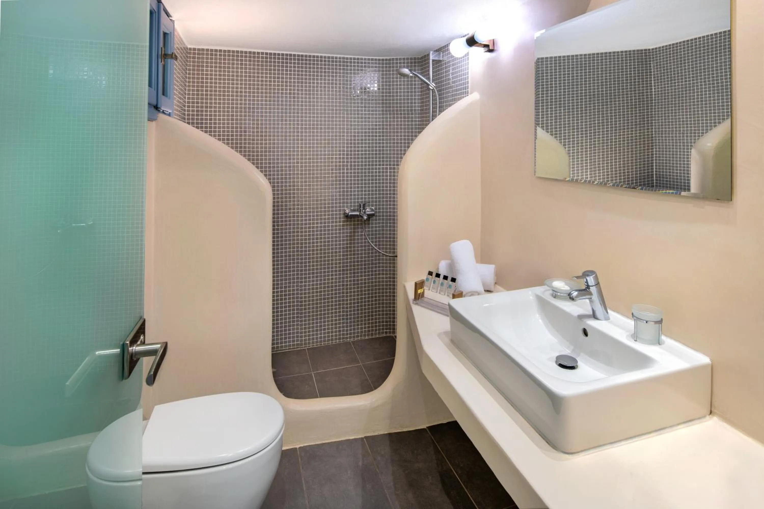 Shower in Kokkinos Villas