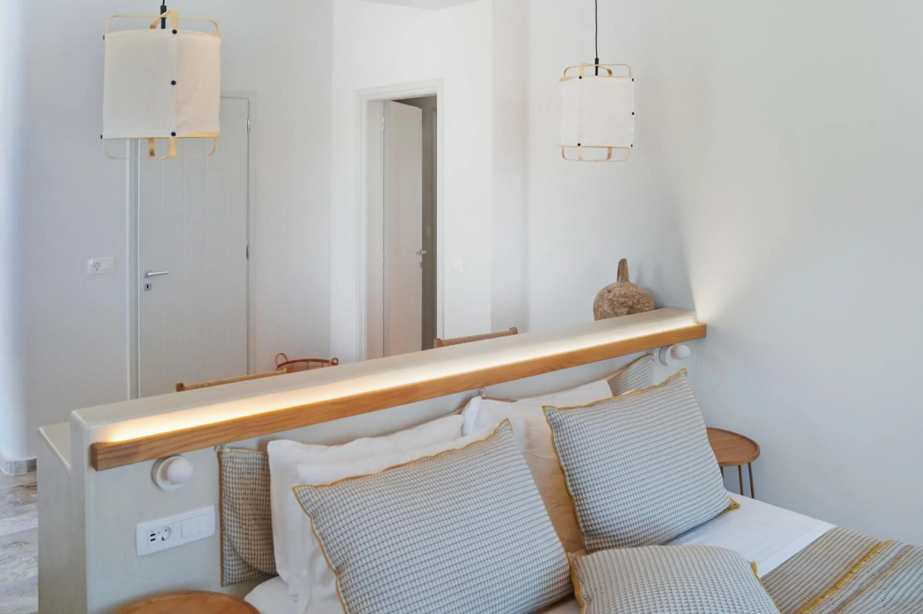 Bed in Kokkinos Villas