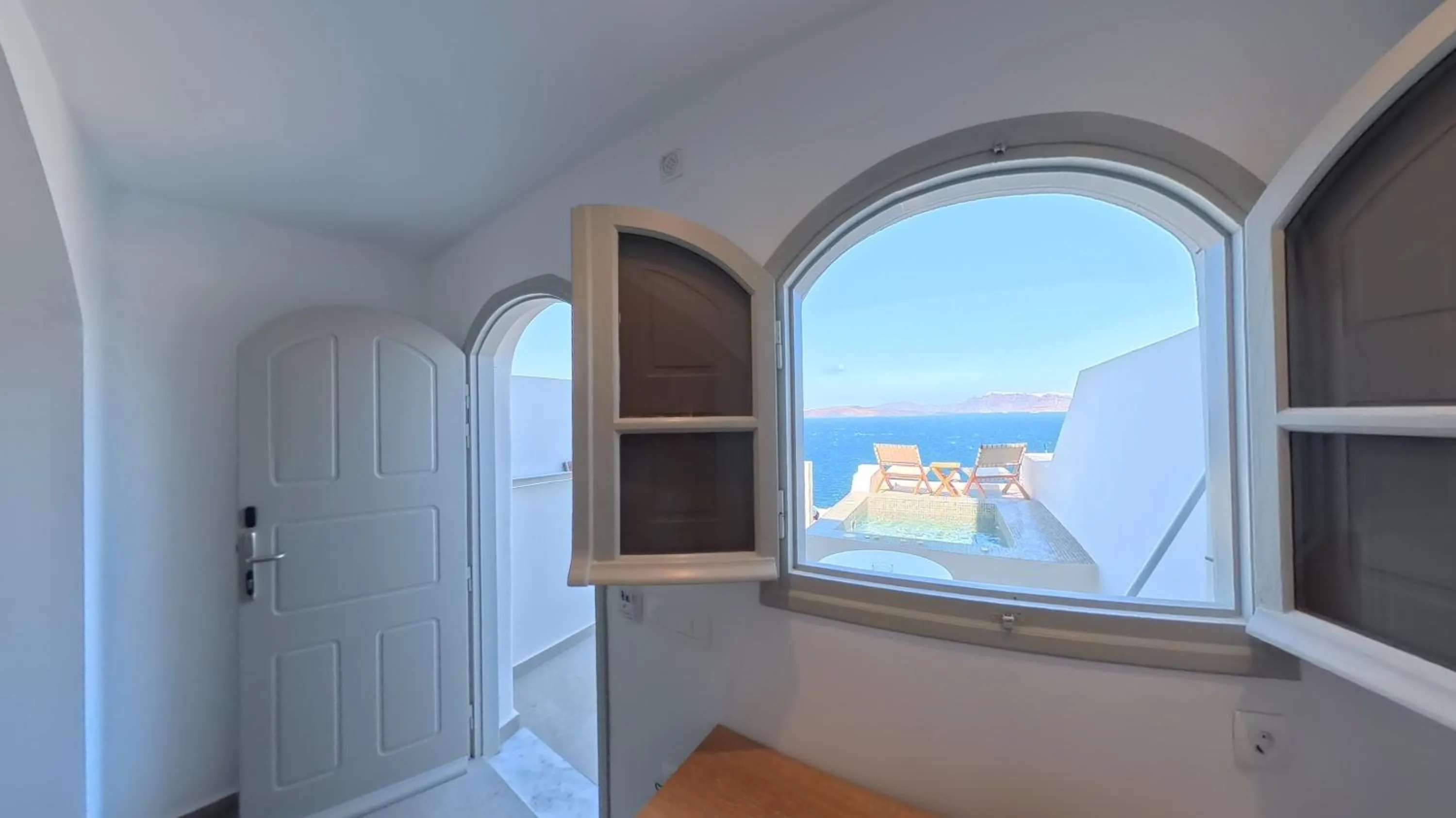 Patio in Kokkinos Villas