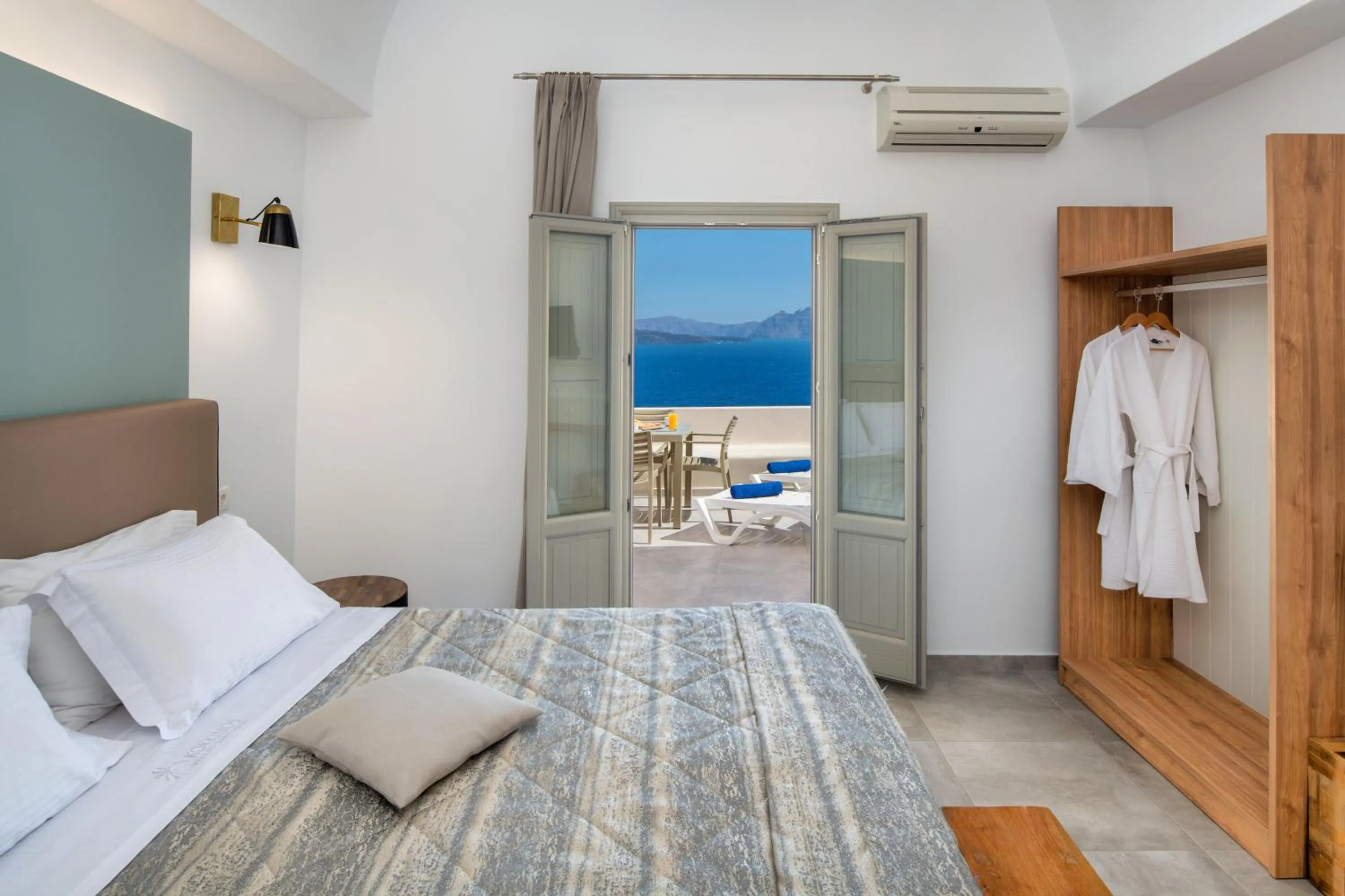 Bed in Kokkinos Villas