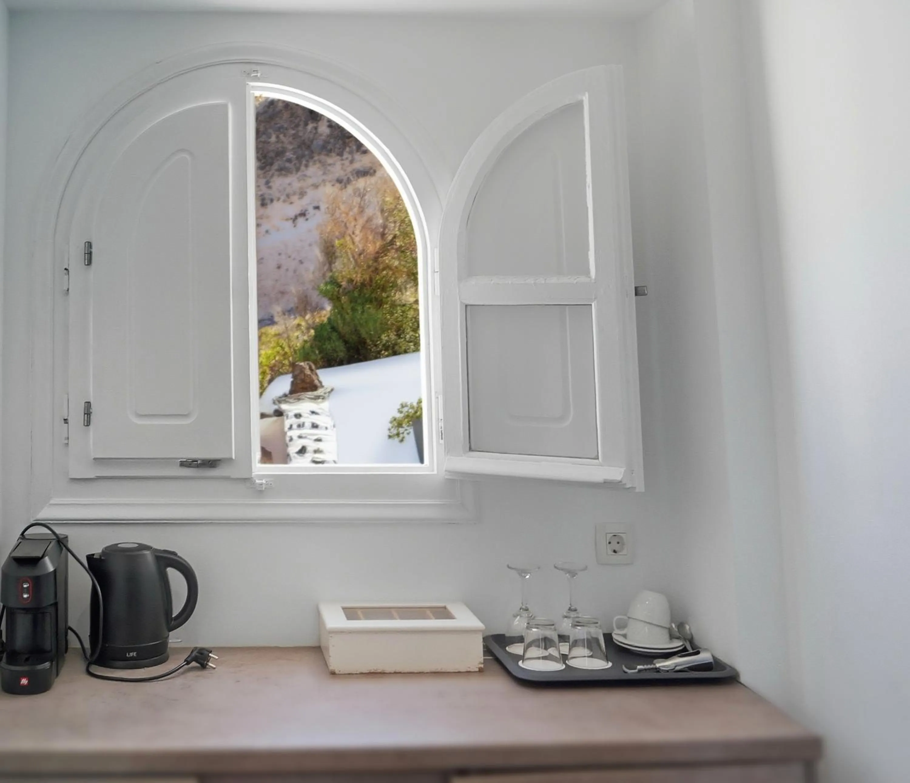 Coffee/tea facilities in Kokkinos Villas