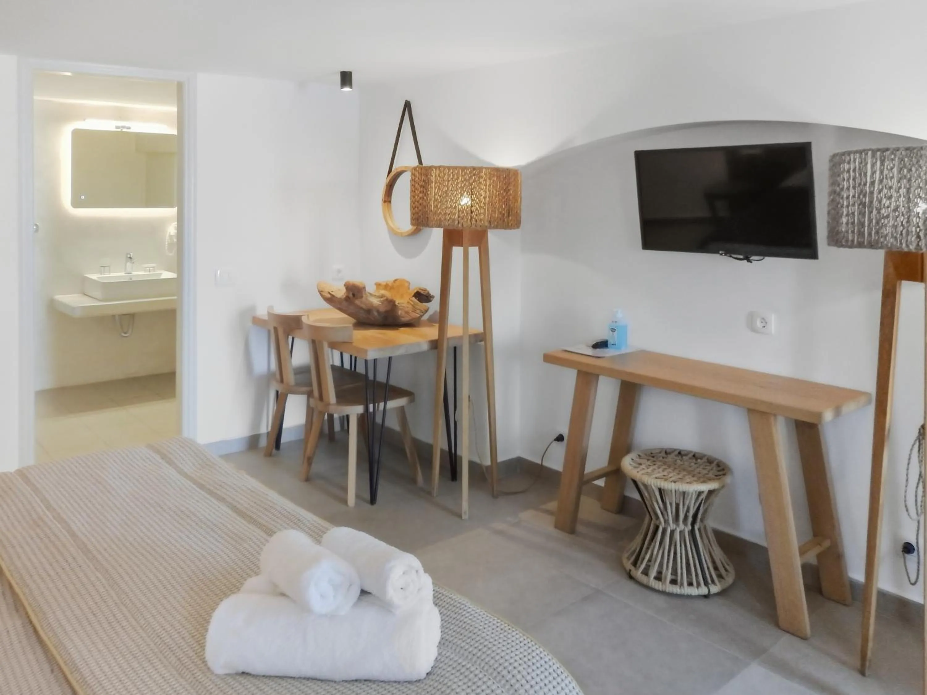 Decorative detail in Kokkinos Villas