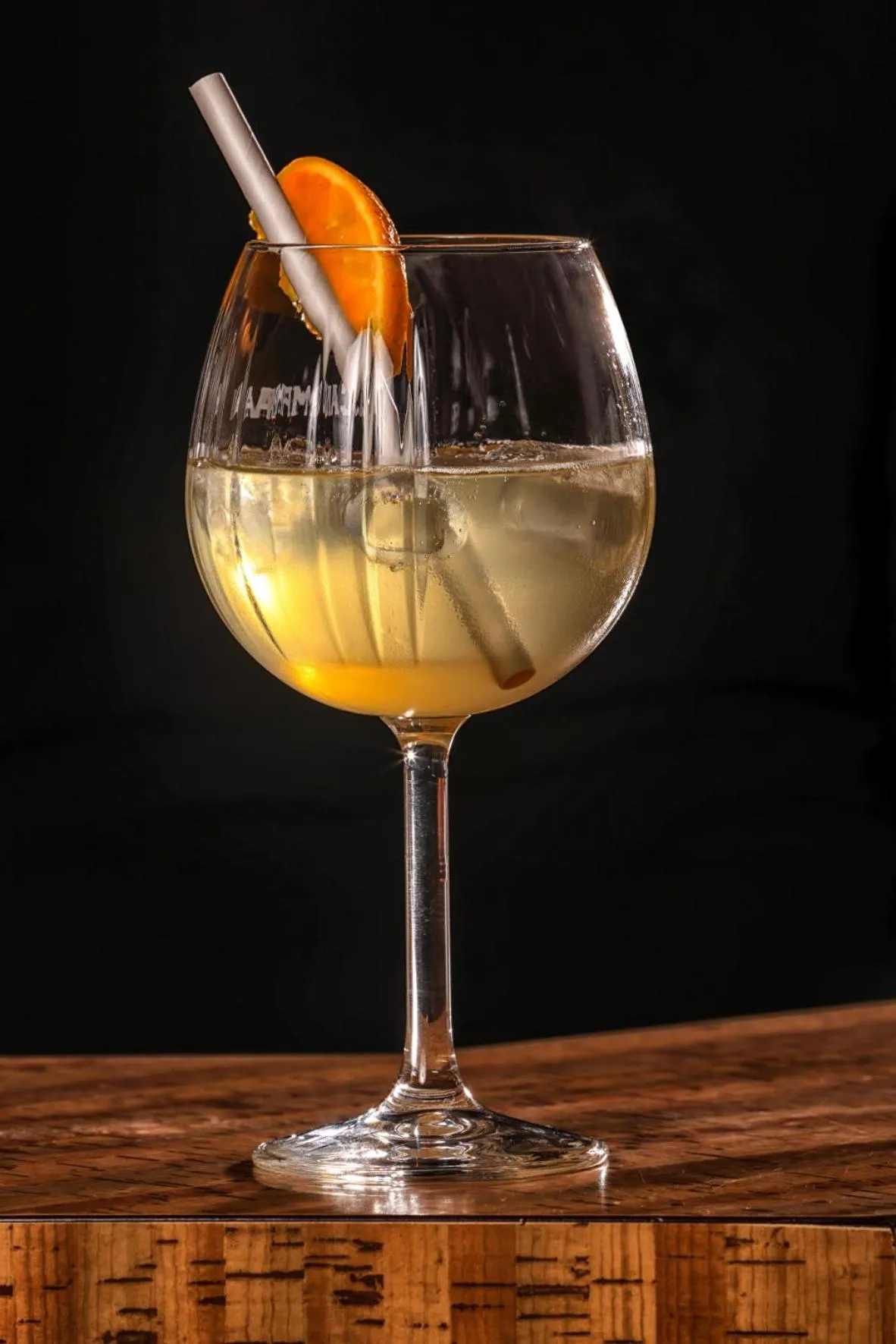 Lounge or bar in Logis Hôtel-Restaurant Les Voyageurs