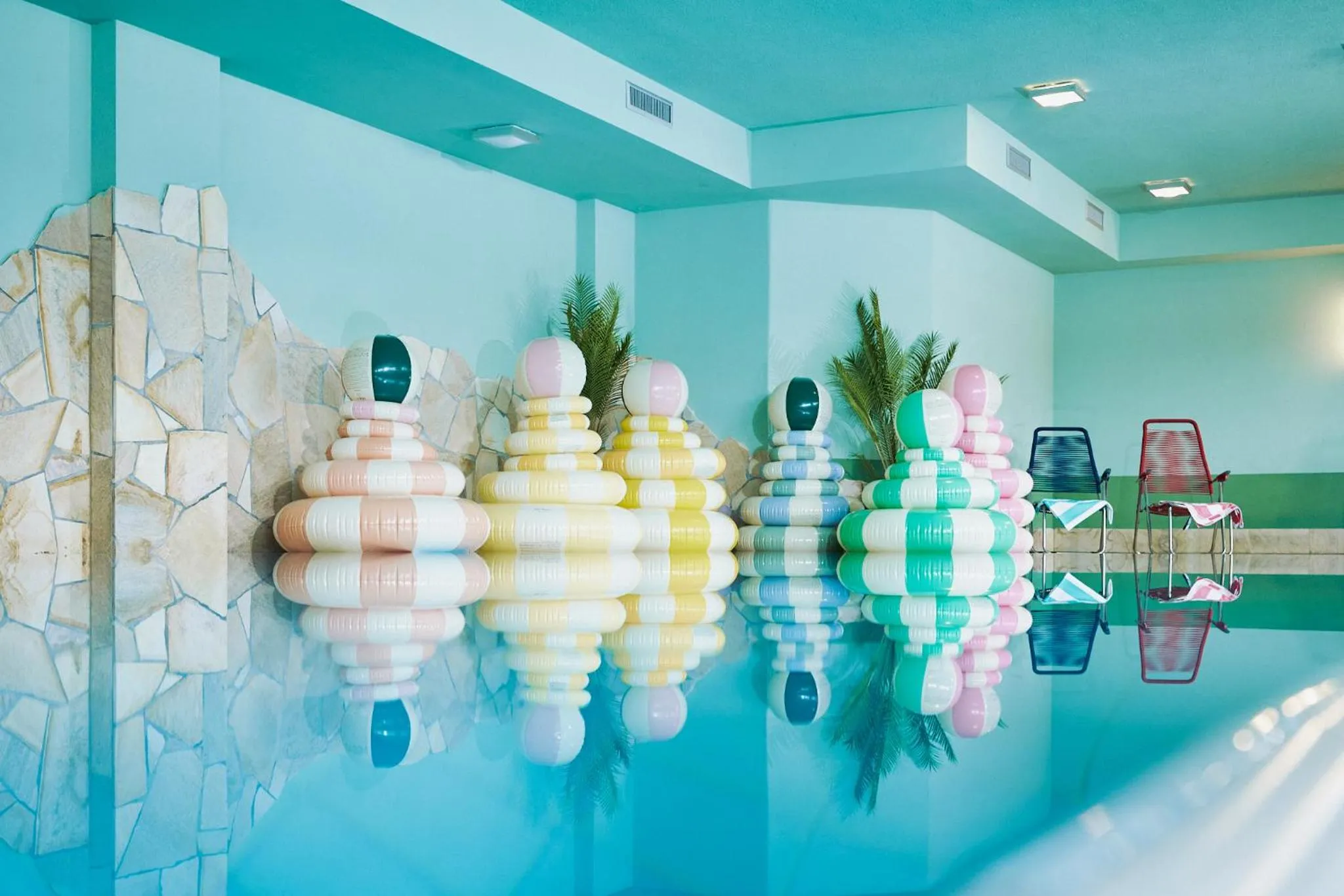 Swimming pool in carpe solem KAPOOM - Last Chance! Nur noch bis 27 April 2025