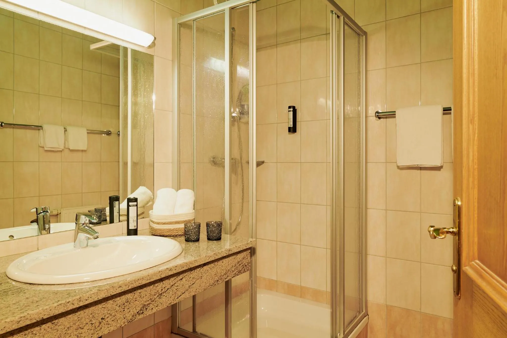 Bathroom in carpe solem KAPOOM - Last Chance! Nur noch bis 27 April 2025