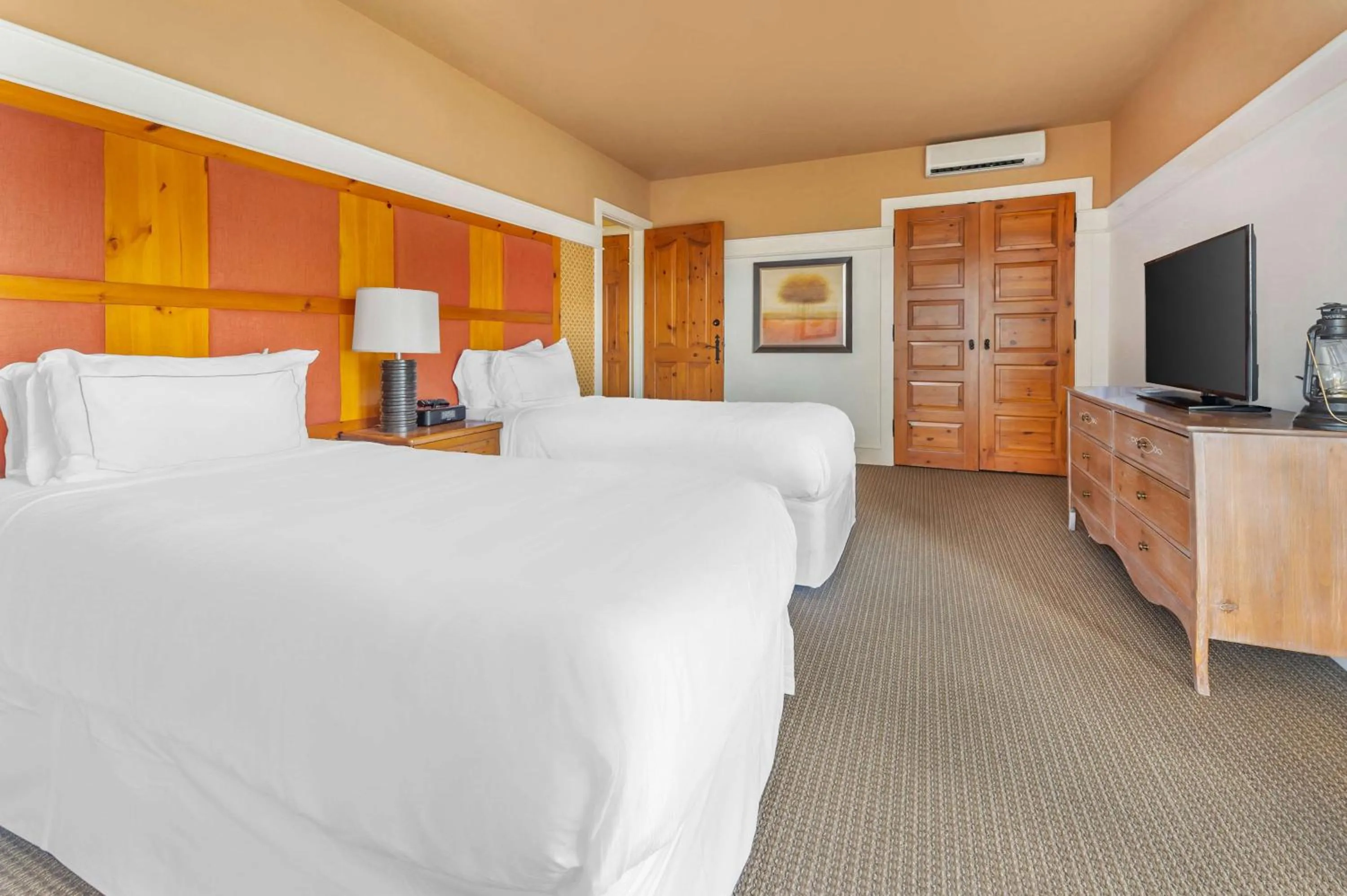 Bed in Hilton Grand Vacations Club Tremblant Canada