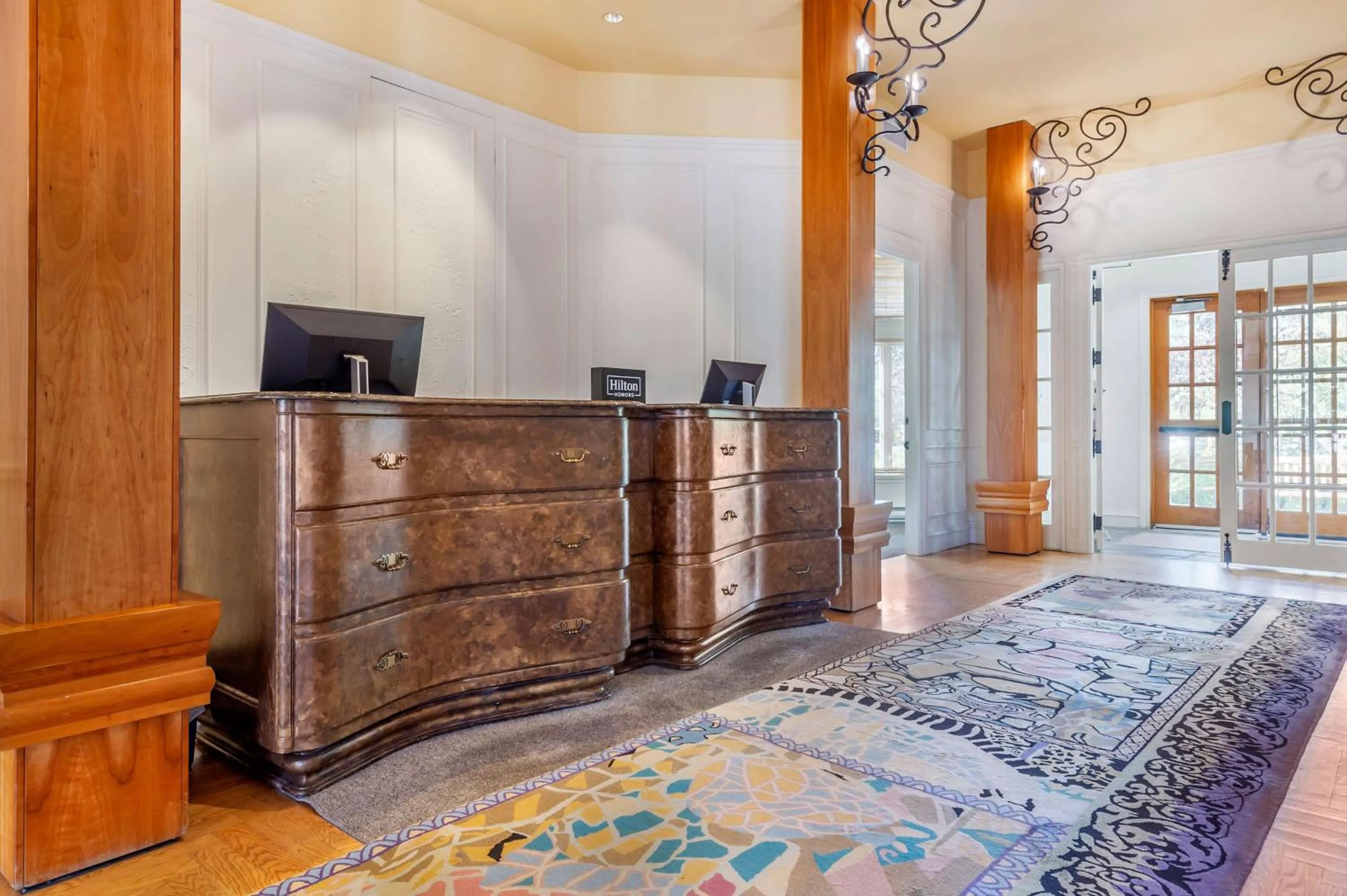 Lobby or reception, Bed in Hilton Grand Vacations Club Tremblant Canada