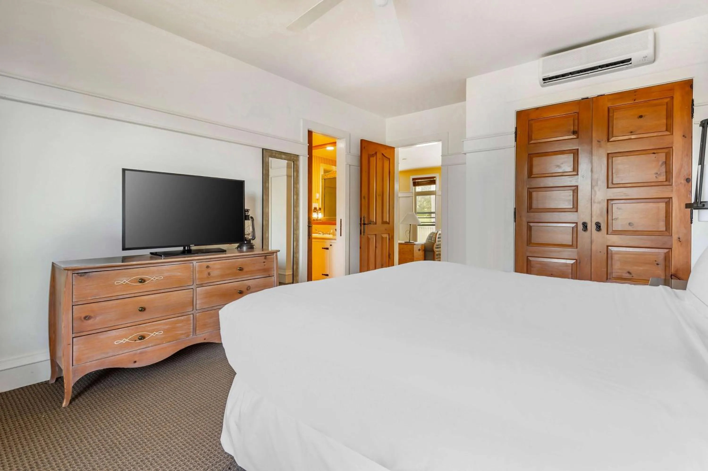 Bed in Hilton Grand Vacations Club Tremblant Canada