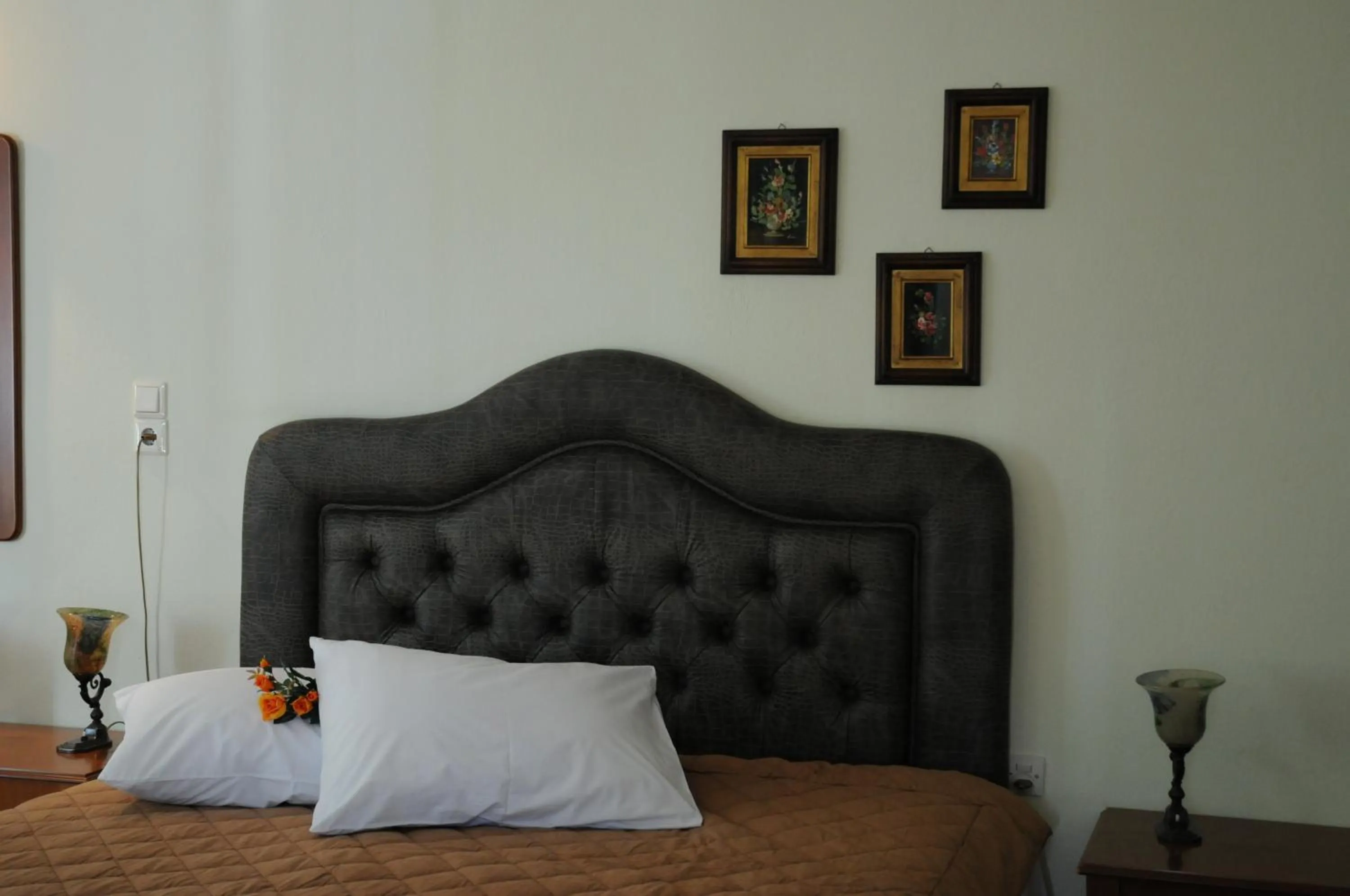 Bedroom, Bed in Horizon Hotel