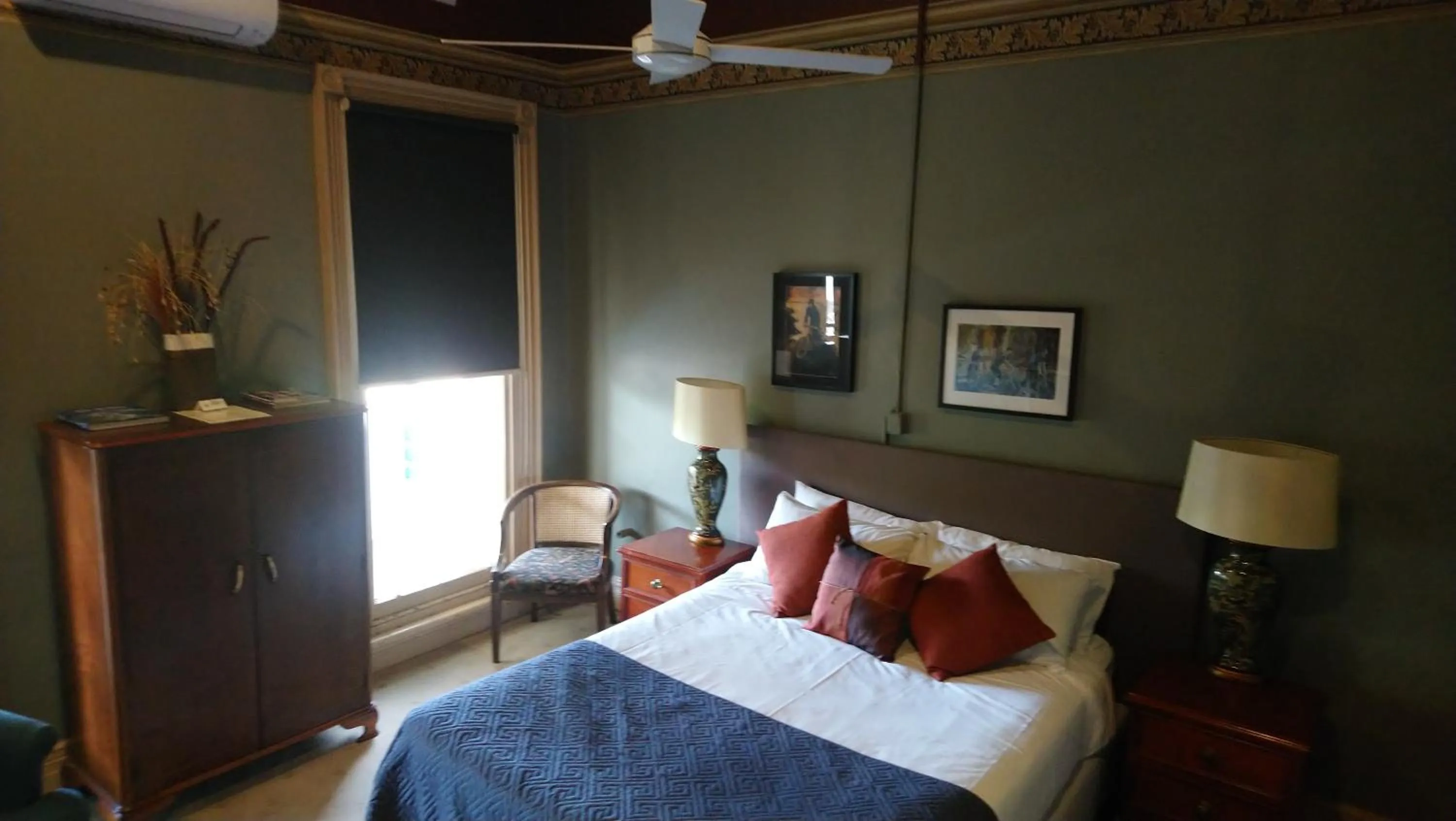 Bed in Delatite Hotel