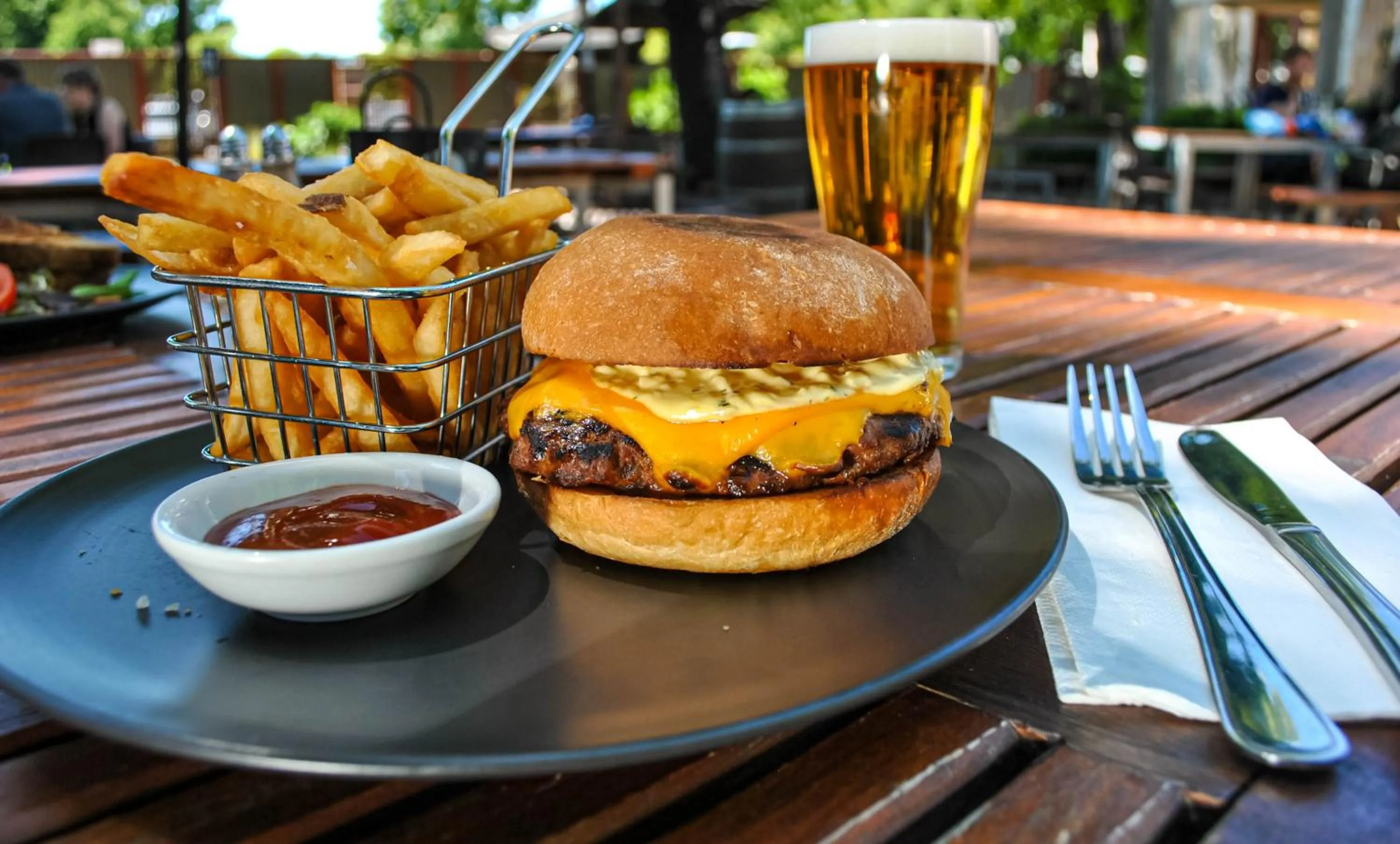 Restaurant/places to eat in Delatite Hotel