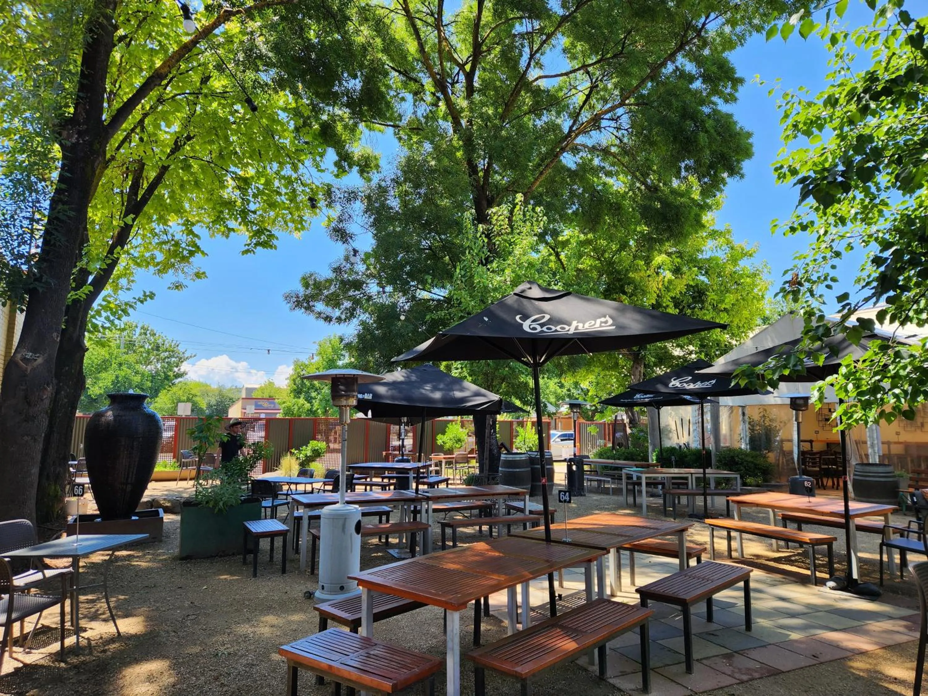 Restaurant/places to eat in Delatite Hotel