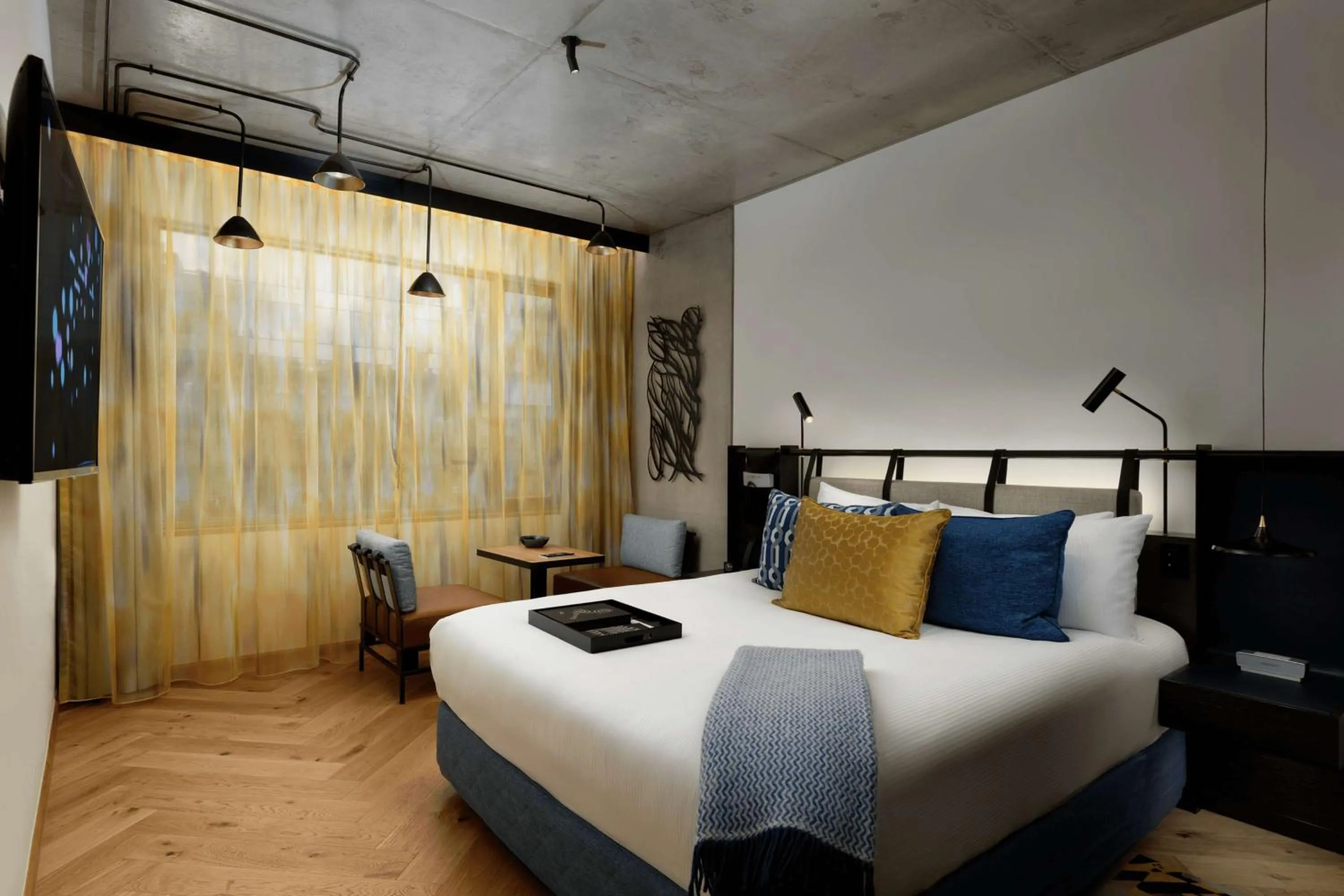 Bedroom, Bed in QT Melbourne