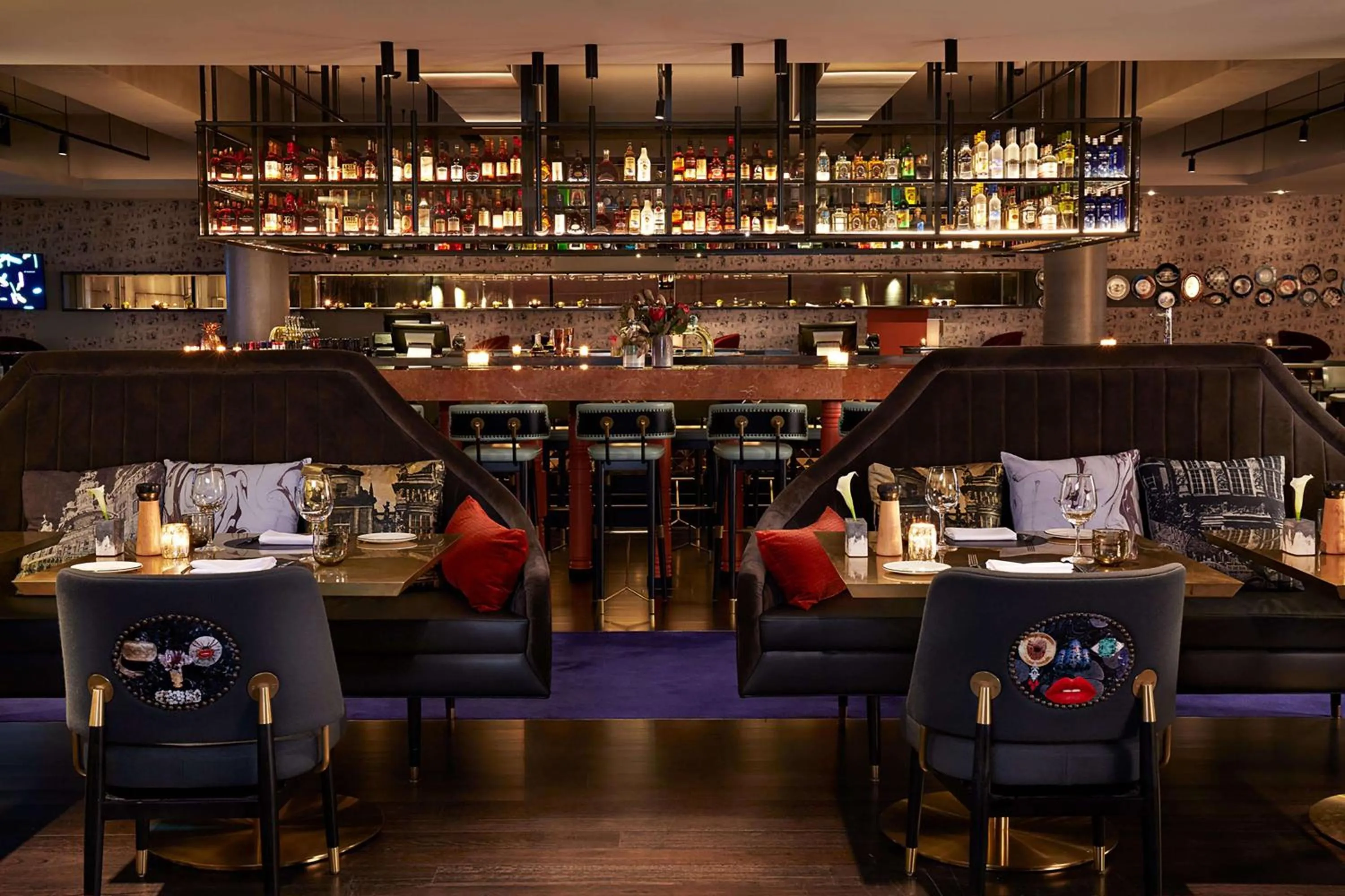 Restaurant/places to eat in QT Melbourne