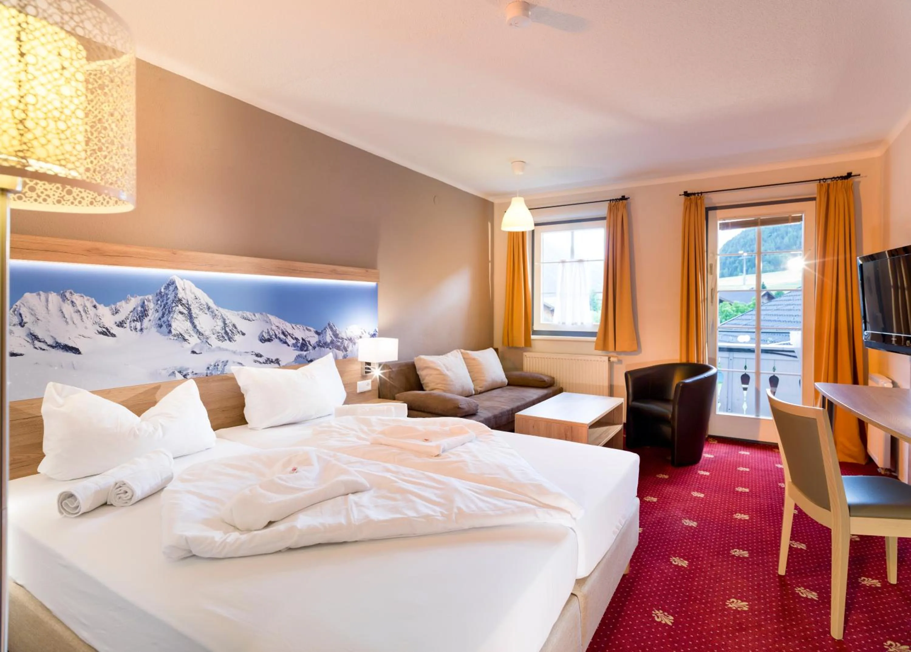 Photo of the whole room, Bed in SCOL Sporthotel Großglockner