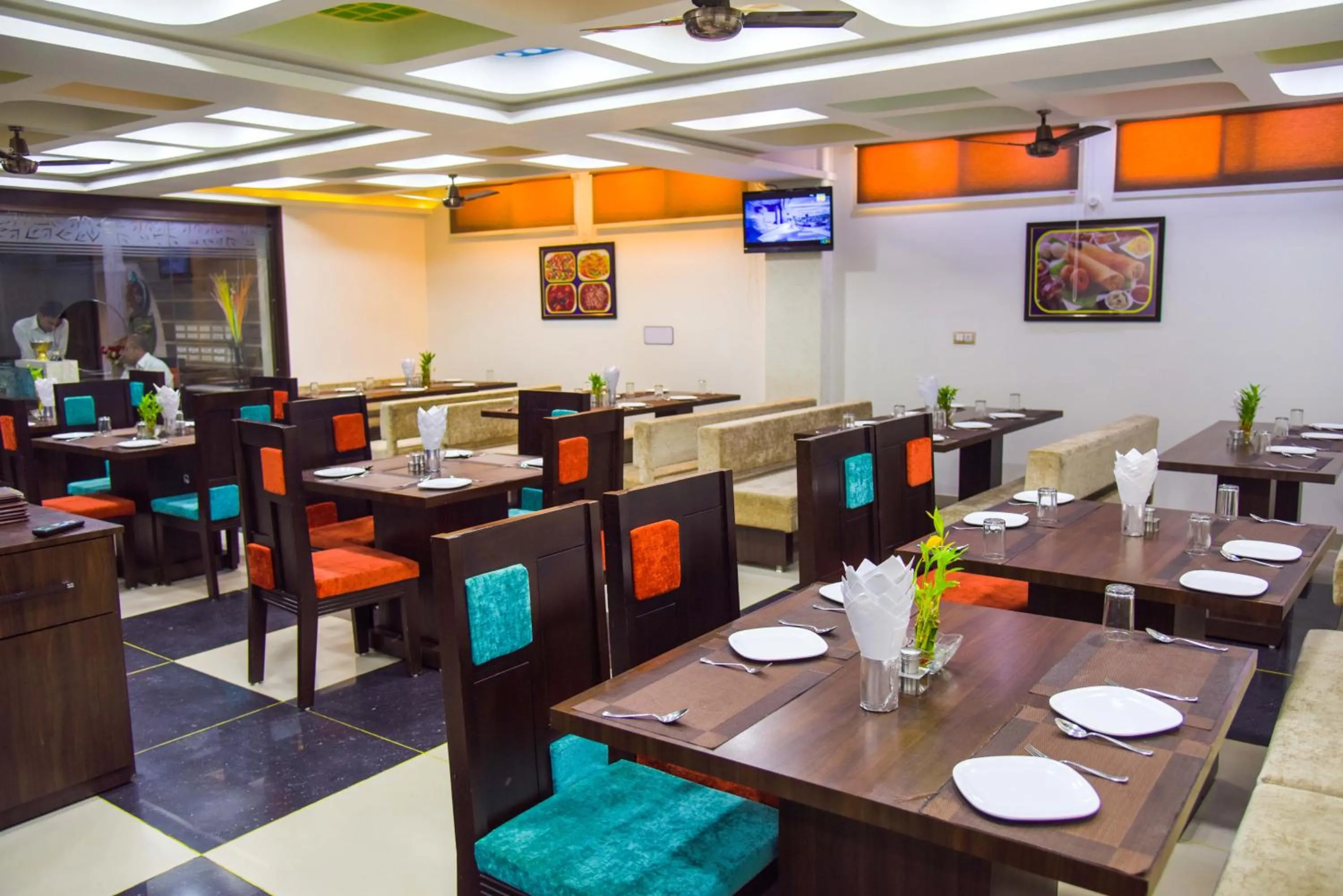 Restaurant/places to eat in Hotel Tulsi Residency