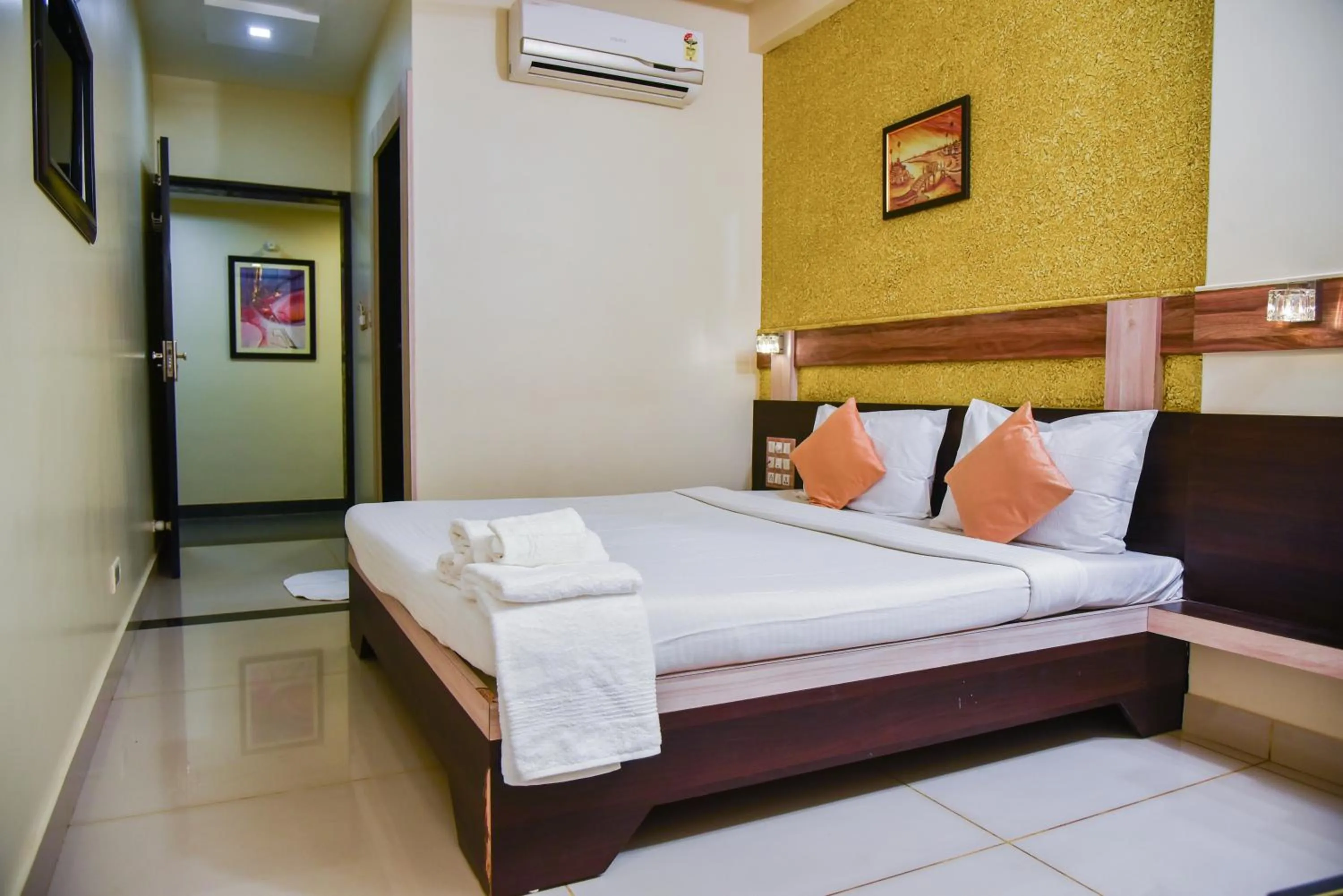 Bedroom, Bed in Hotel Tulsi Residency