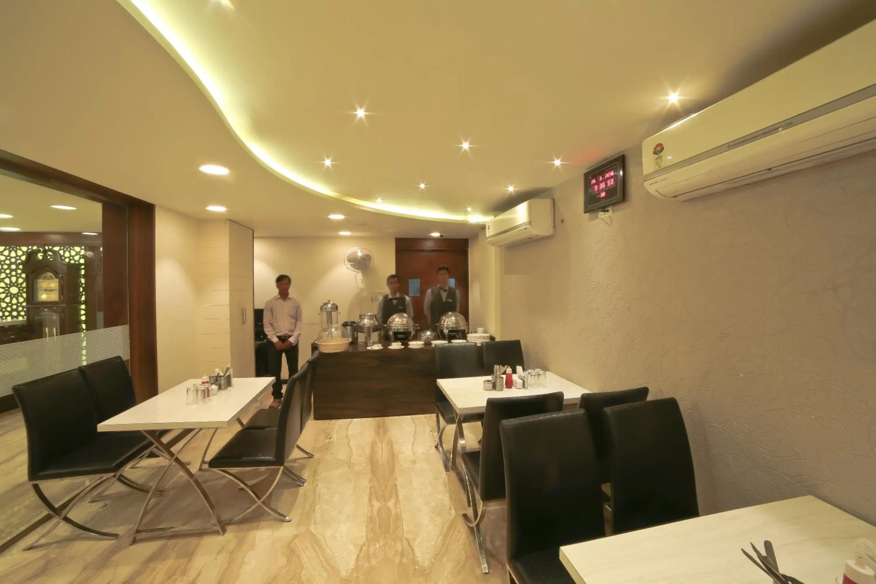 Food and drinks in Hotel Grand Pragati Food and drinks in Hotel Grand Pragati