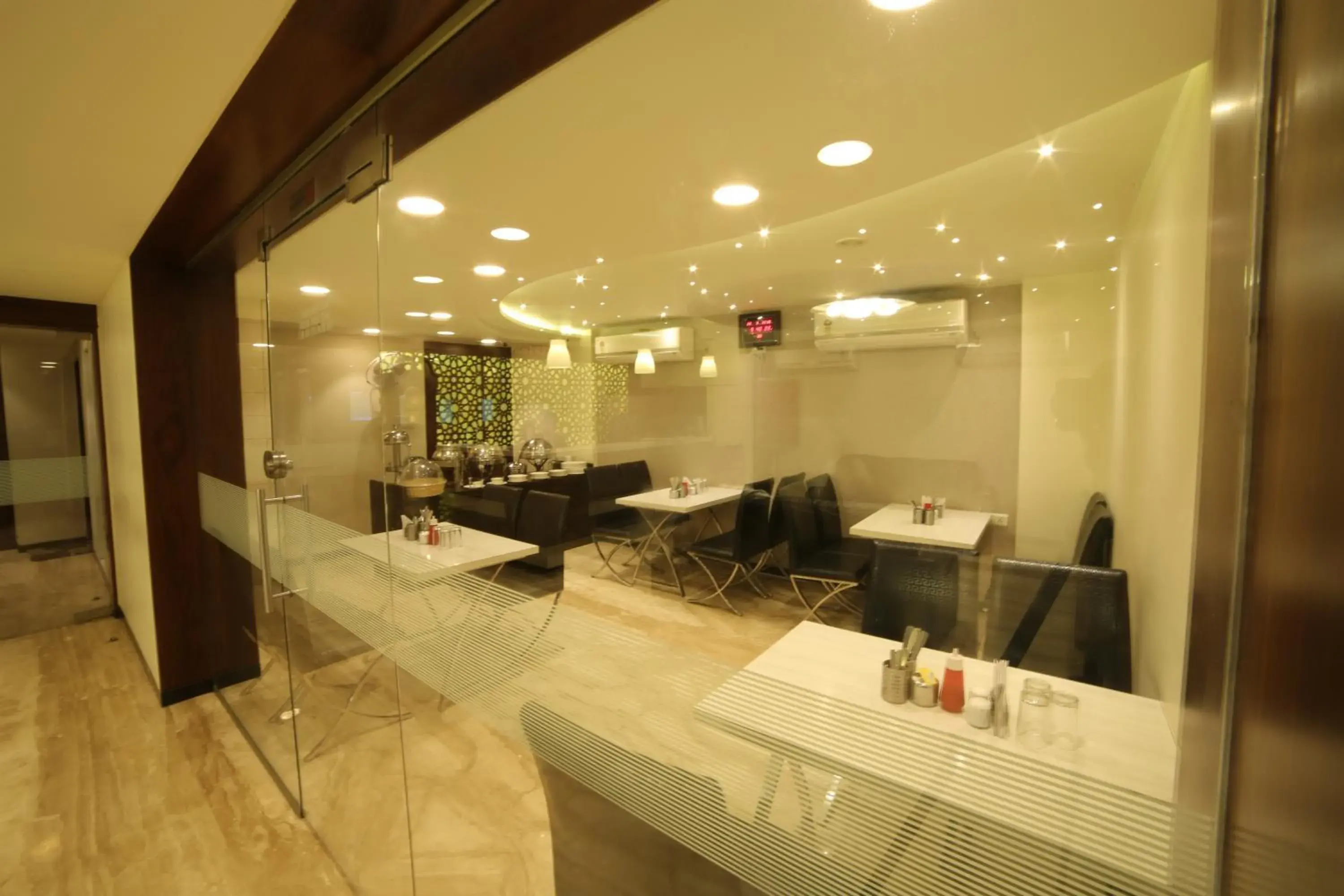 Restaurant/places to eat in Hotel Grand Pragati Restaurant/places to eat in Hotel Grand Pragati